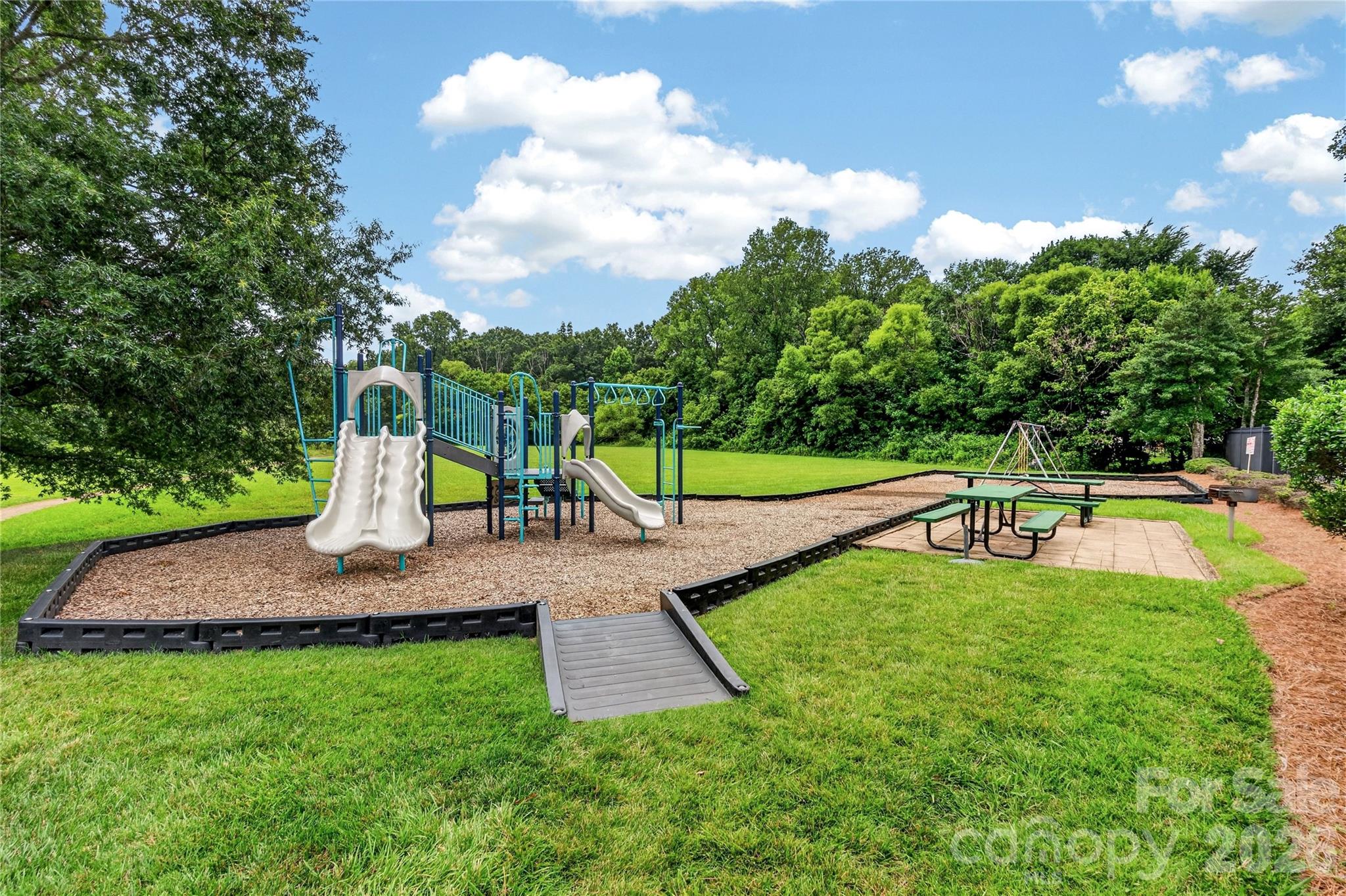 7602 Berrywood Circle — Huntersville