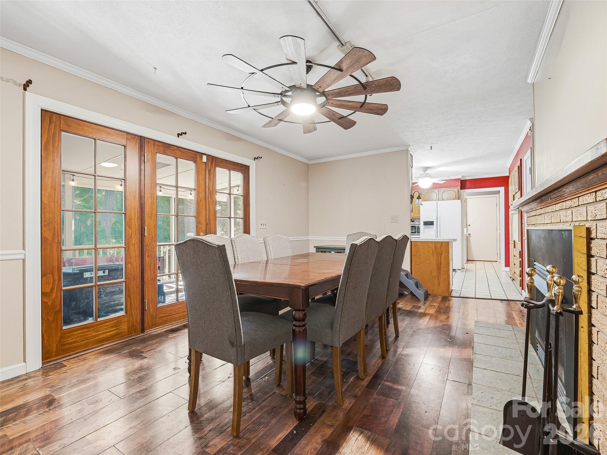 3158 Florida Drive — Hendersonville