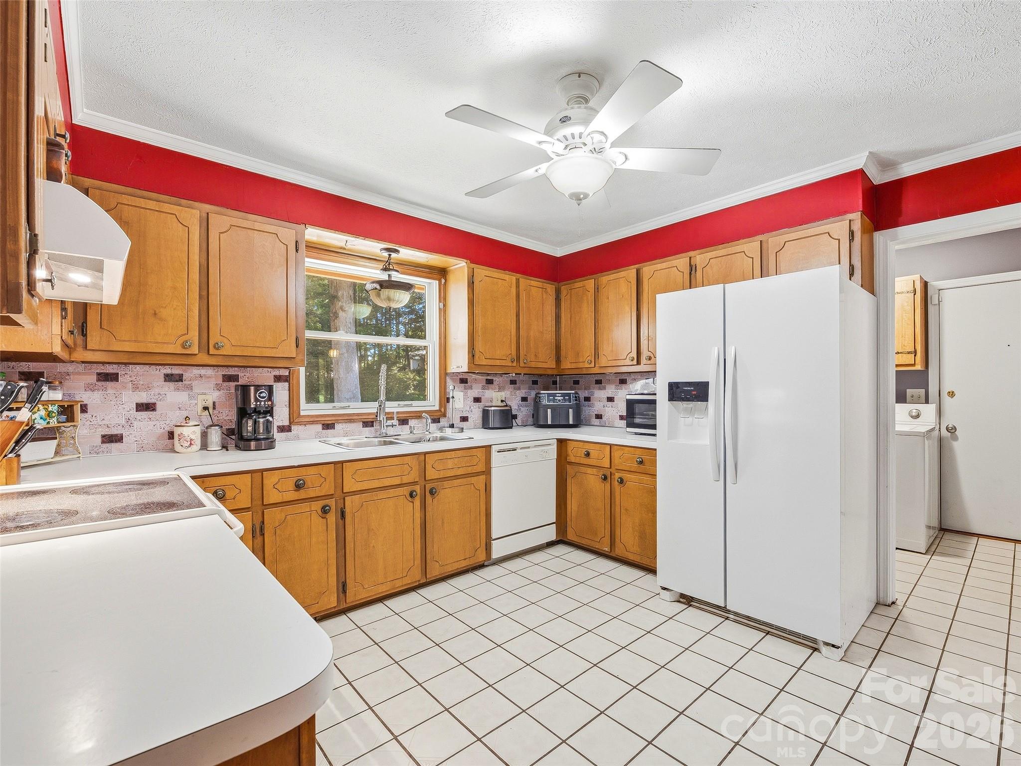 3158 Florida Drive — Hendersonville