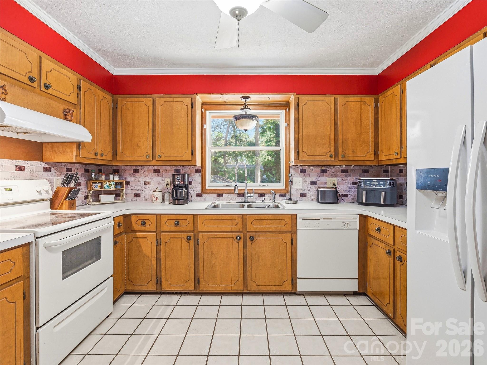 3158 Florida Drive — Hendersonville