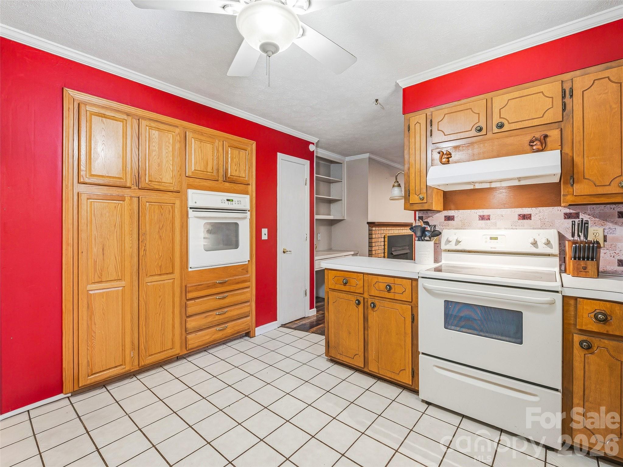 3158 Florida Drive — Hendersonville