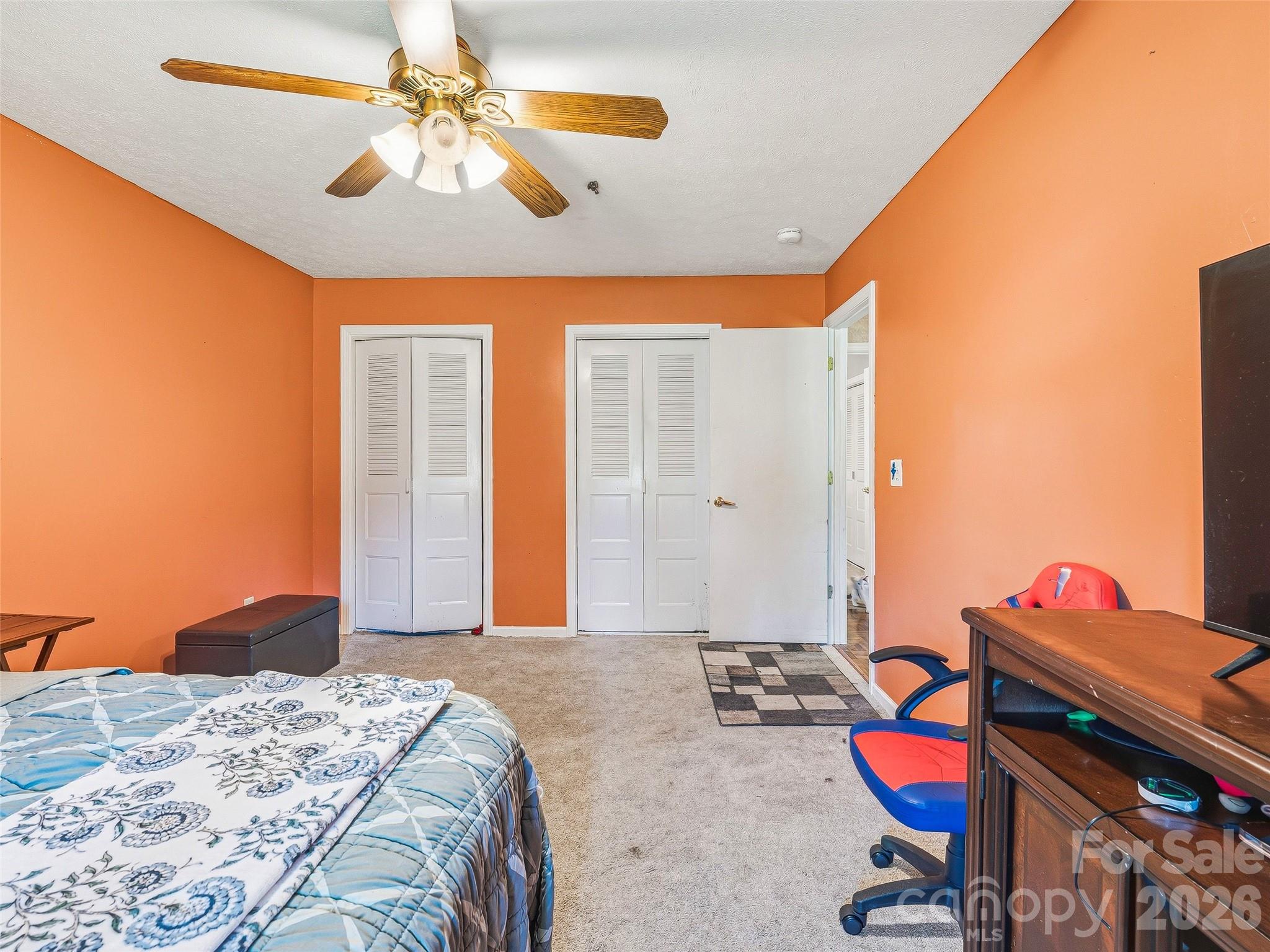 3158 Florida Drive — Hendersonville