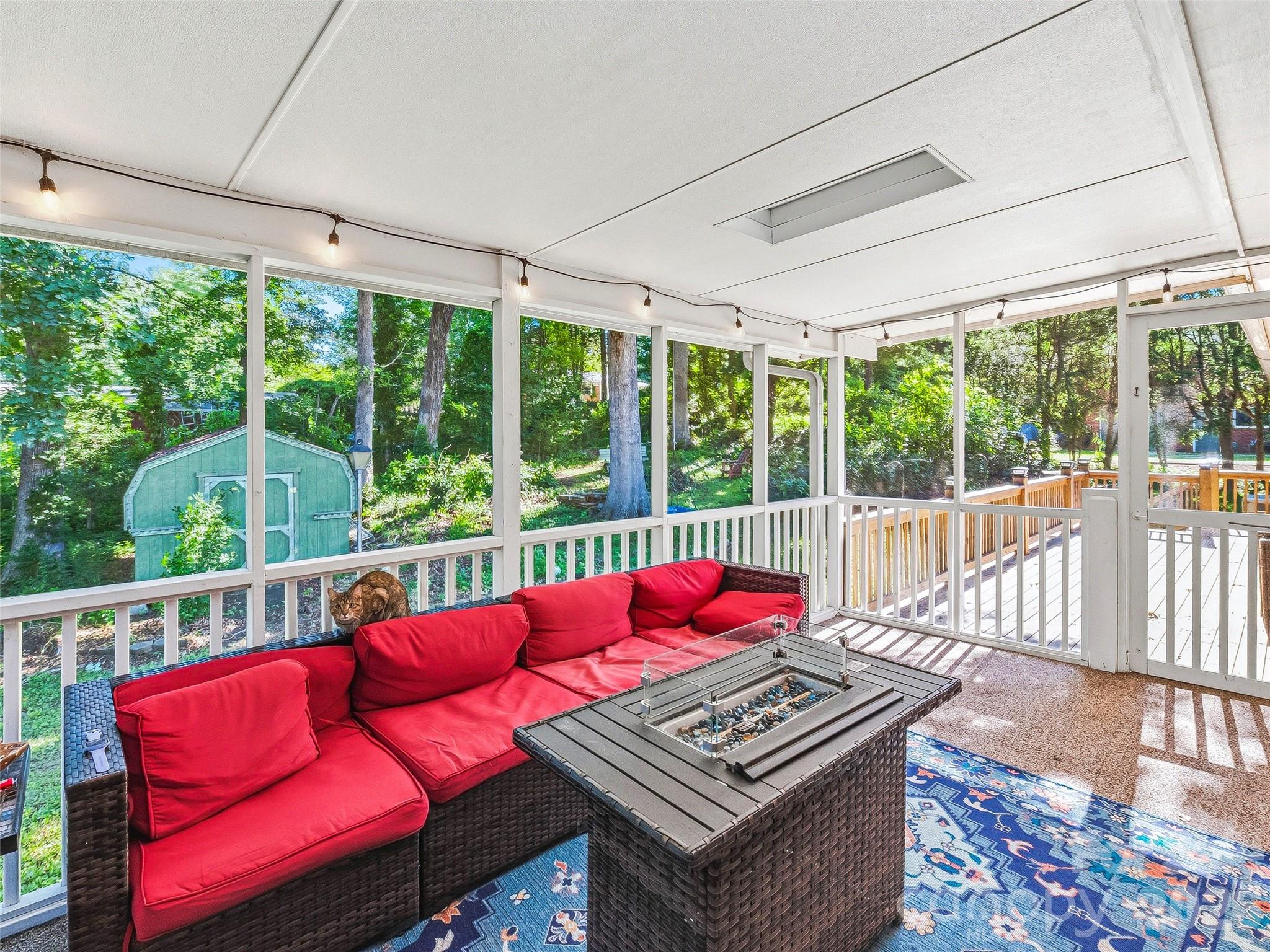 3158 Florida Drive — Hendersonville