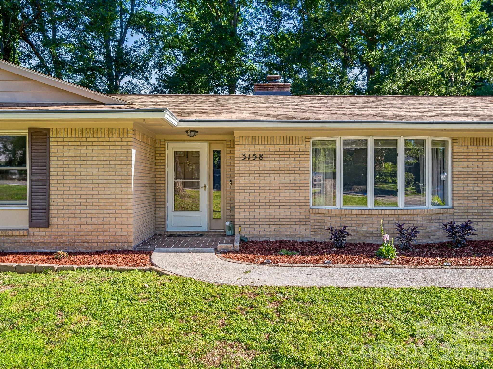 3158 Florida Drive — Hendersonville
