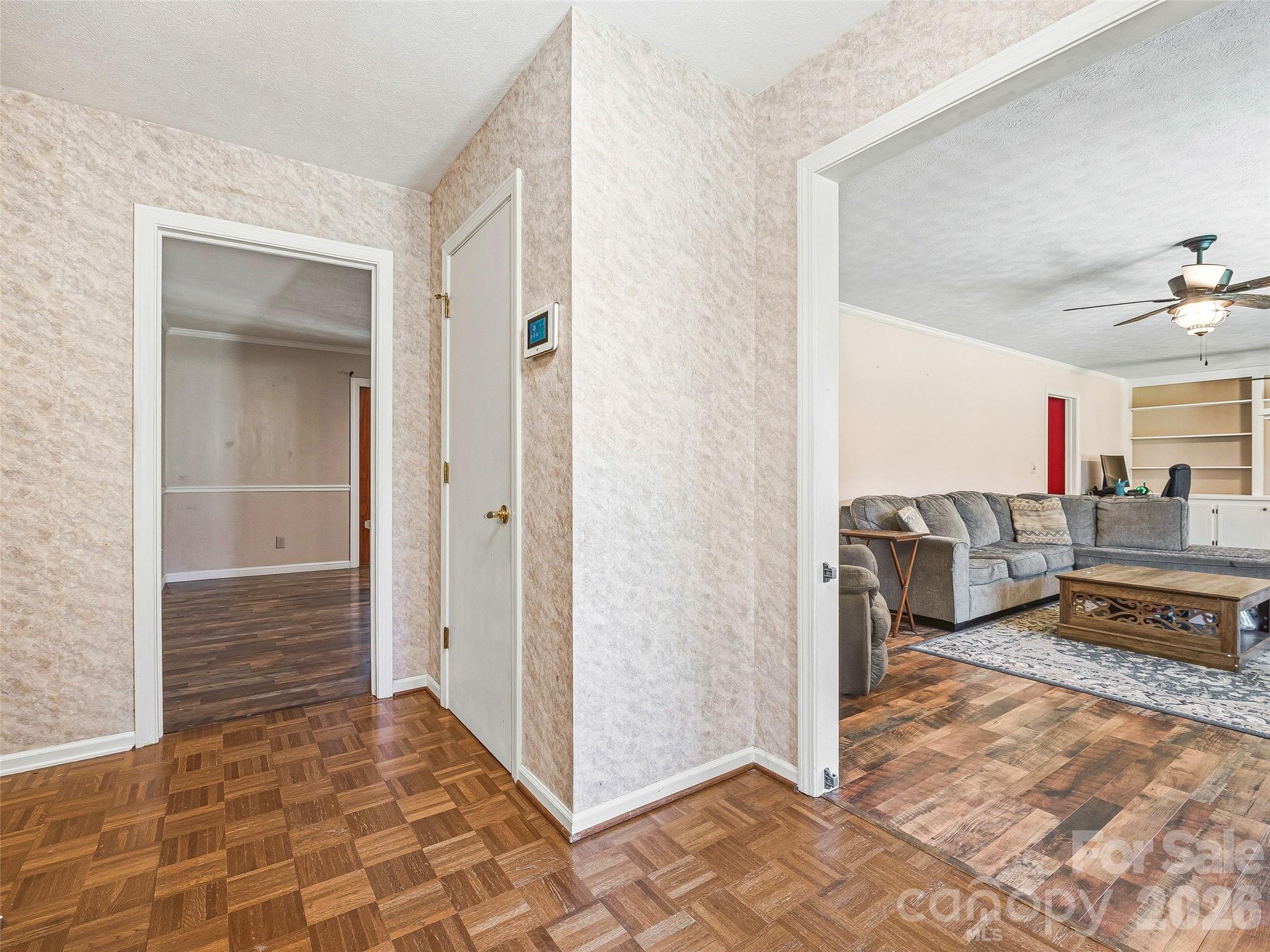 3158 Florida Drive — Hendersonville