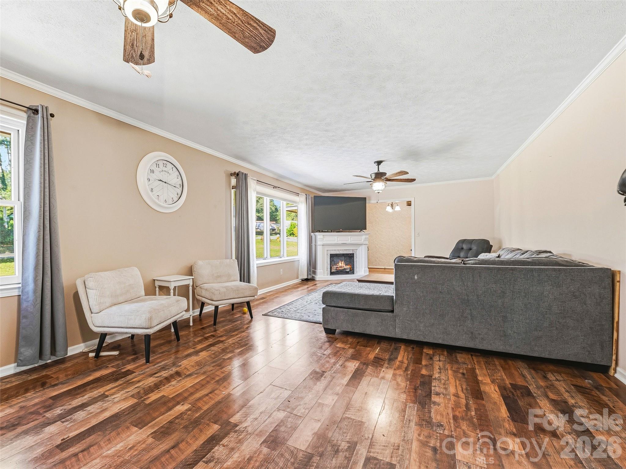 3158 Florida Drive — Hendersonville