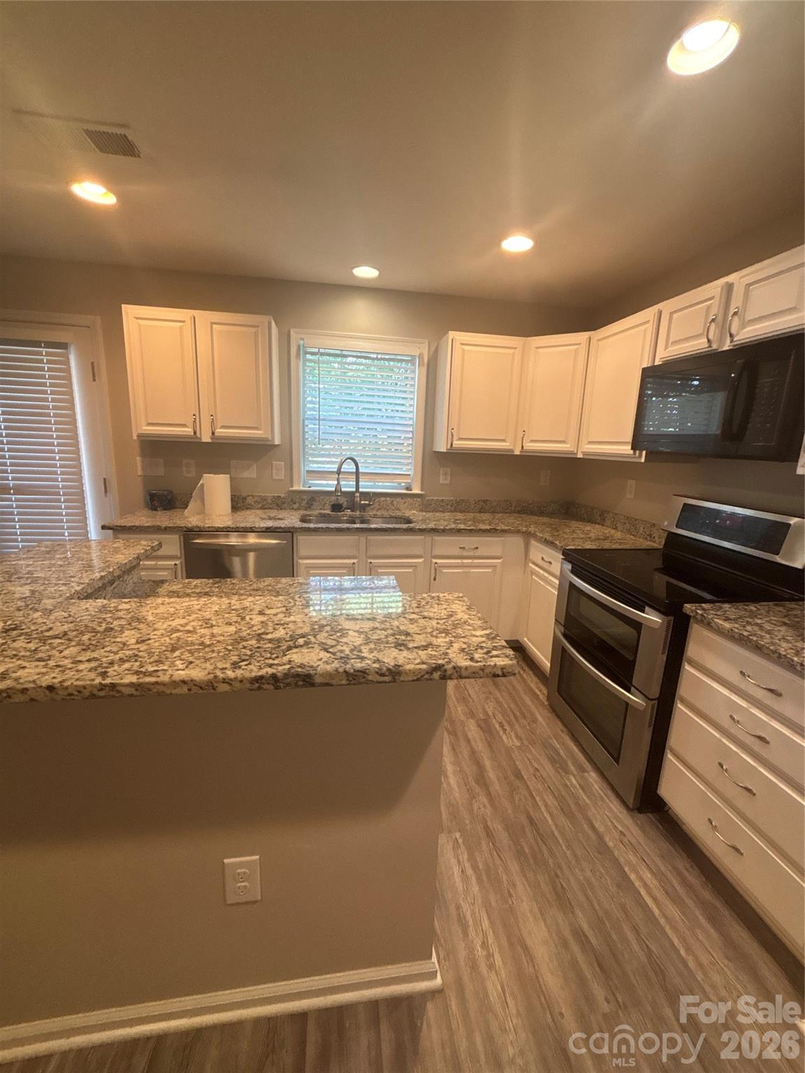 7413 Tupelo Lane — Charlotte