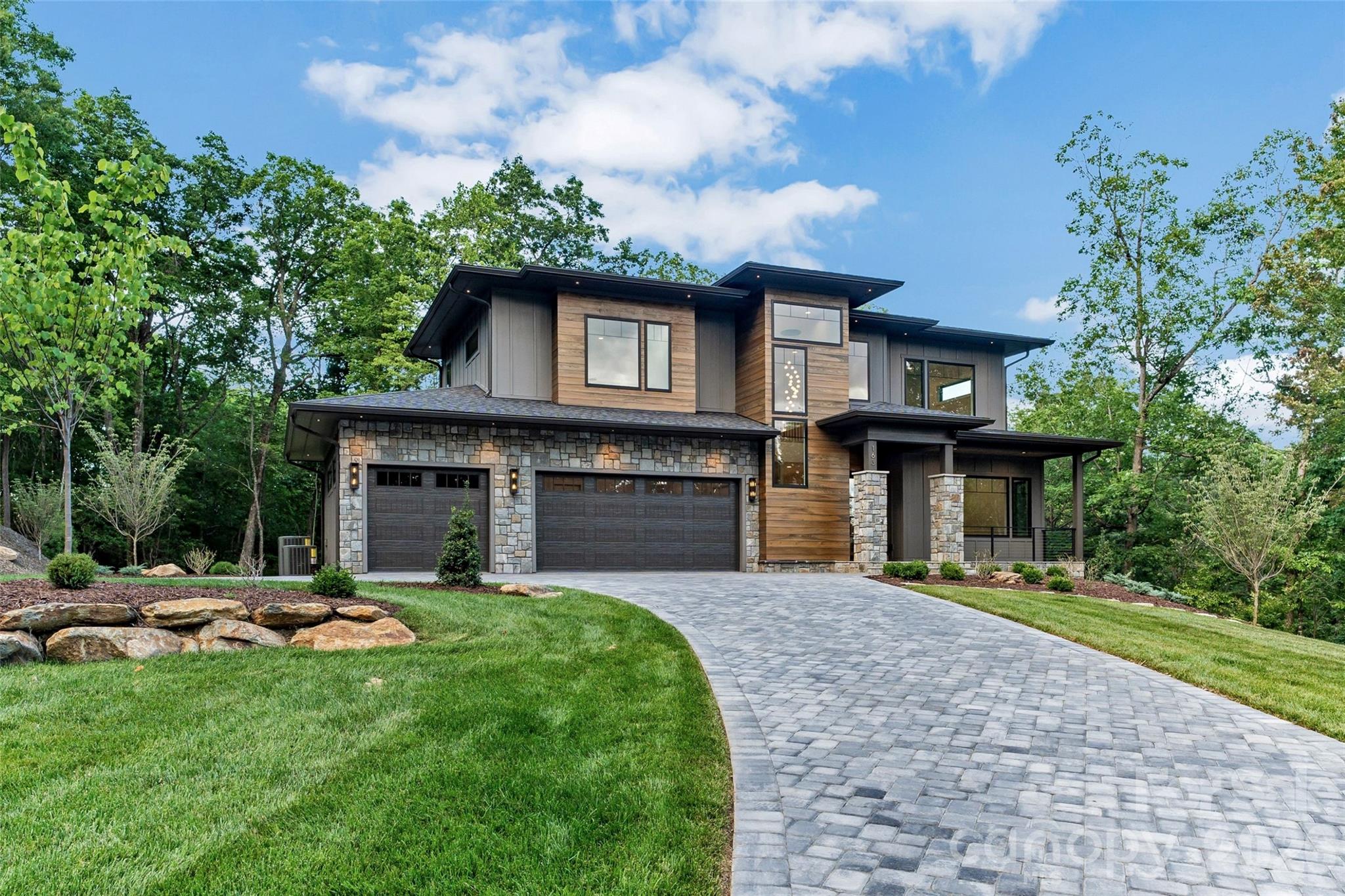 163 Stonefly Drive — Horse Shoe