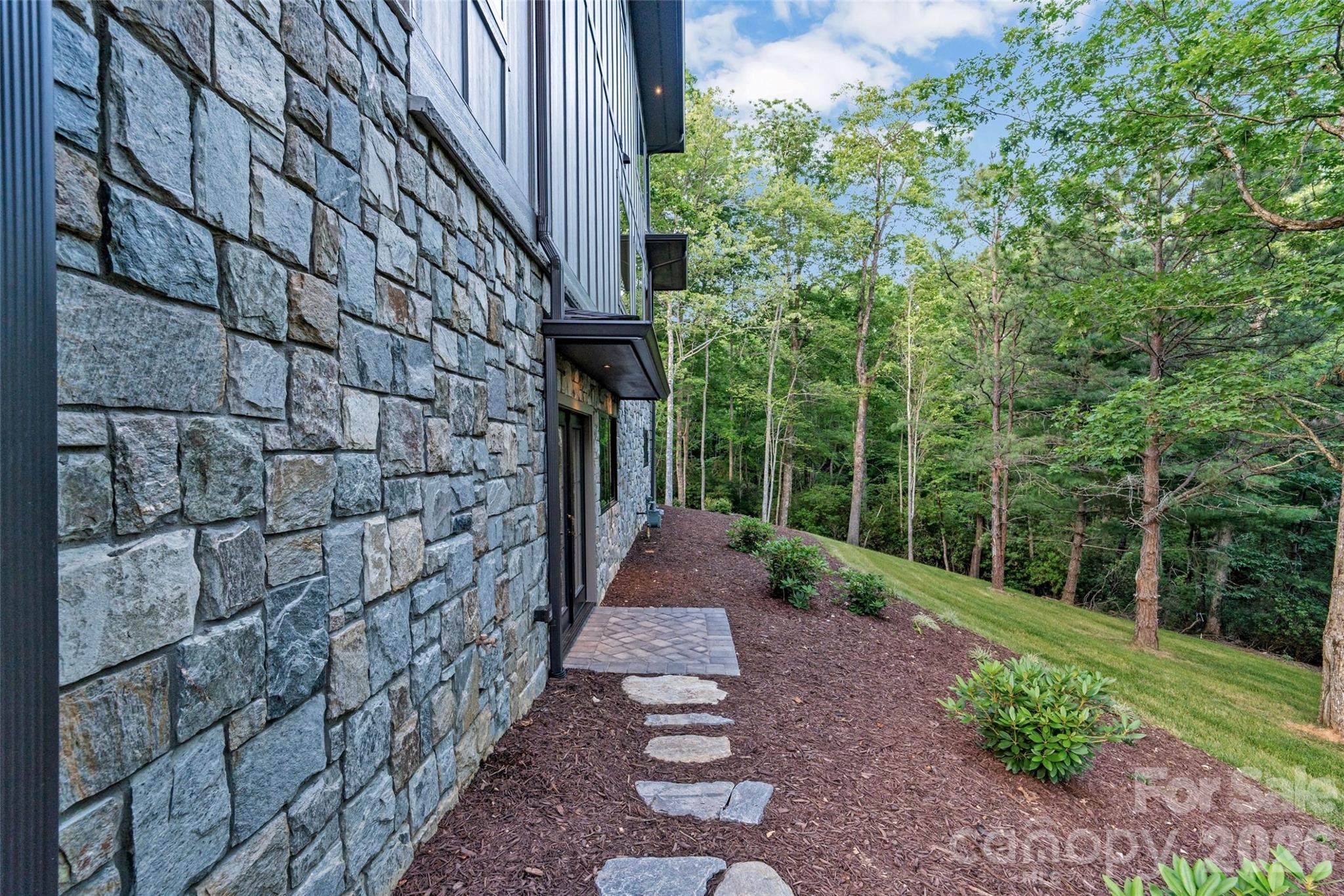 163 Stonefly Drive — Horse Shoe