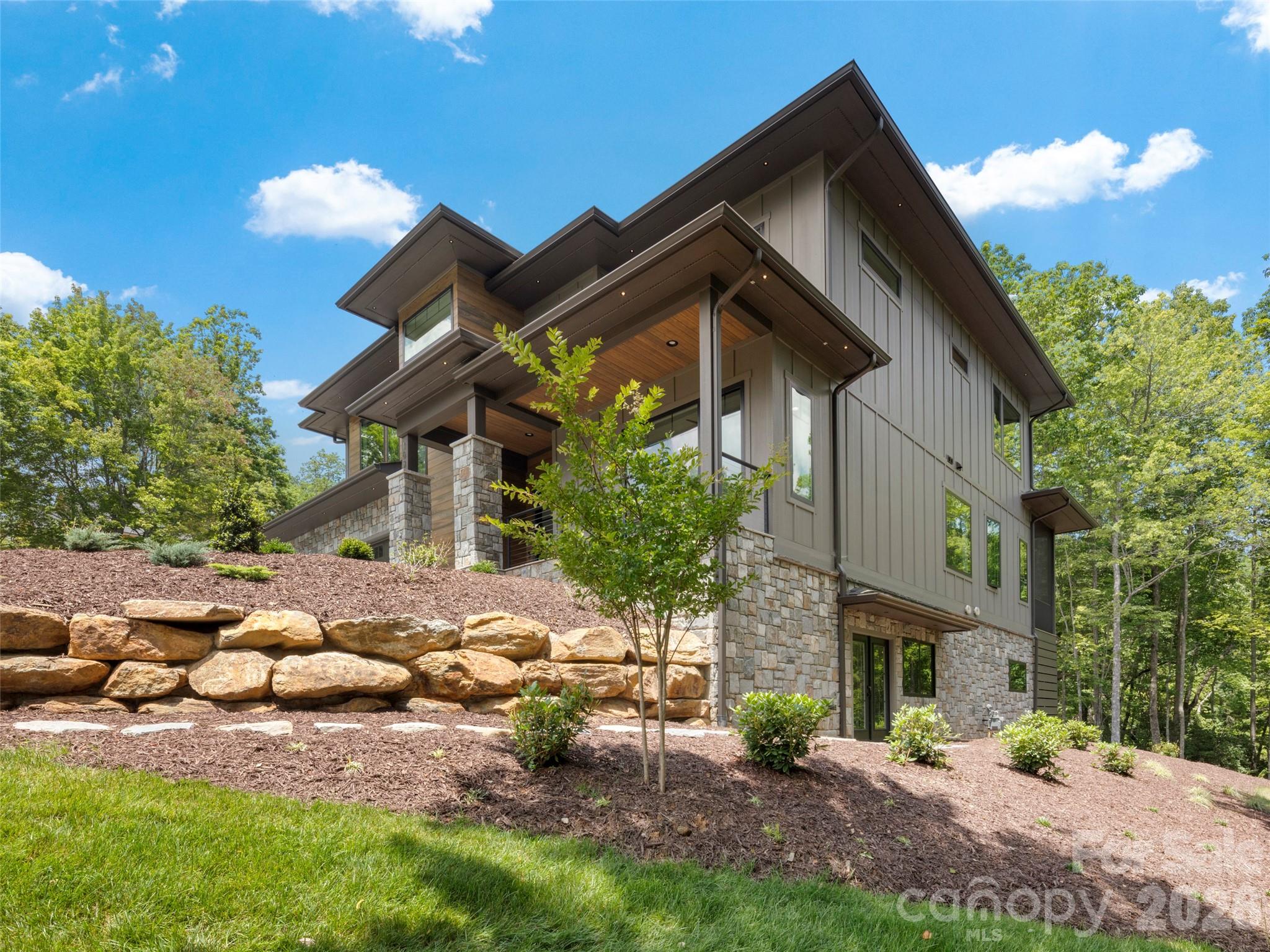 163 Stonefly Drive — Horse Shoe