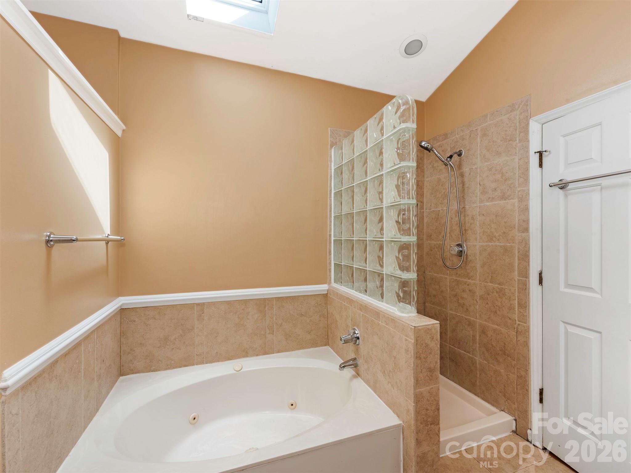 14437 Raynham Drive — Charlotte