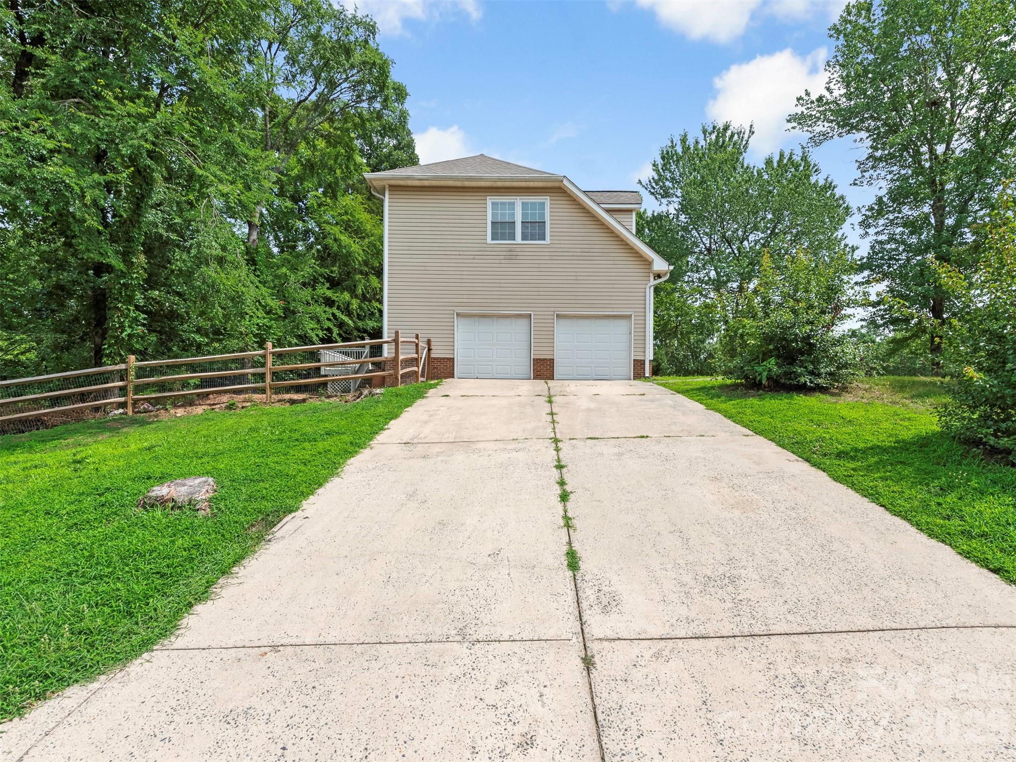 14437 Raynham Drive — Charlotte