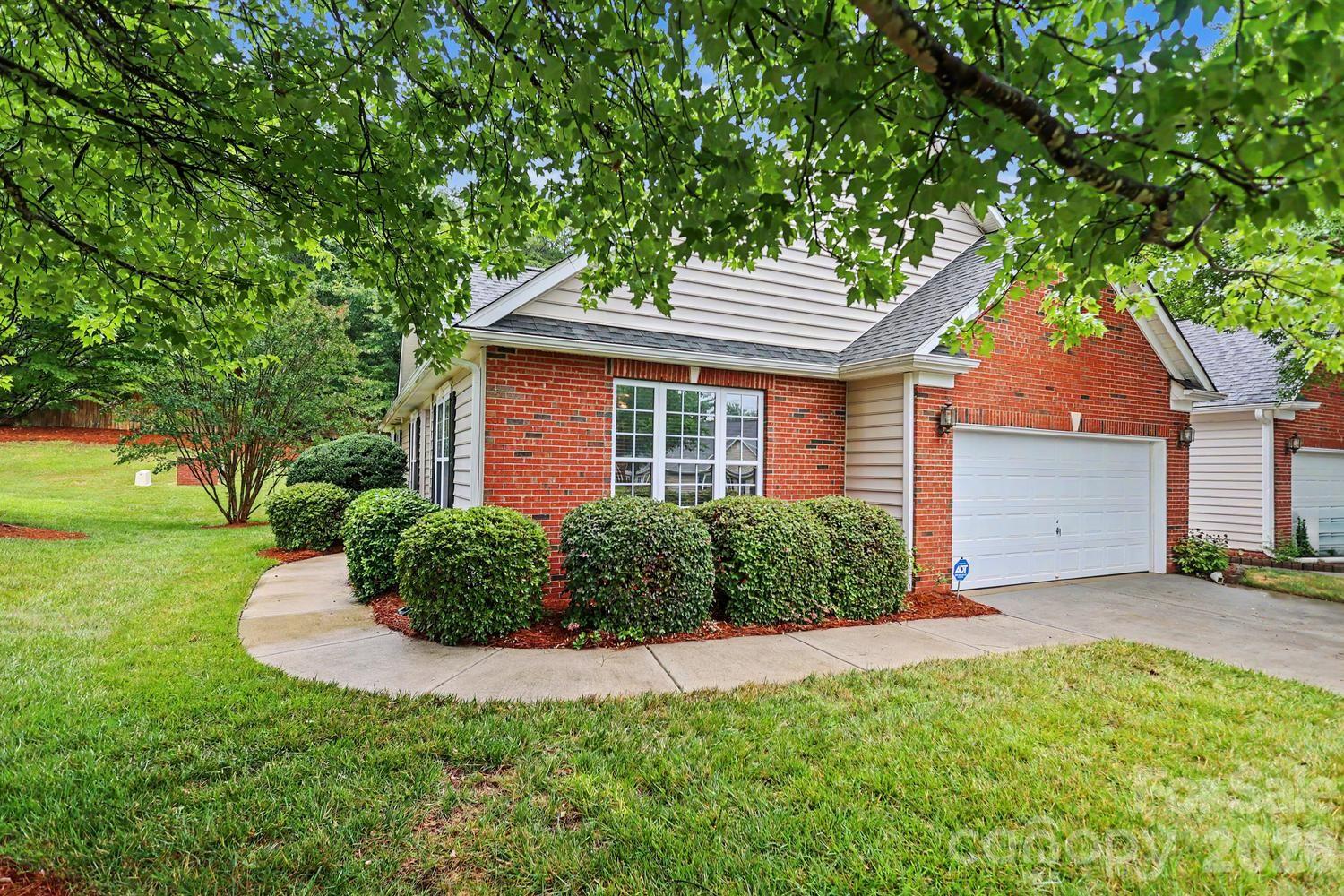 1669 Onyx Ridge — Fort Mill