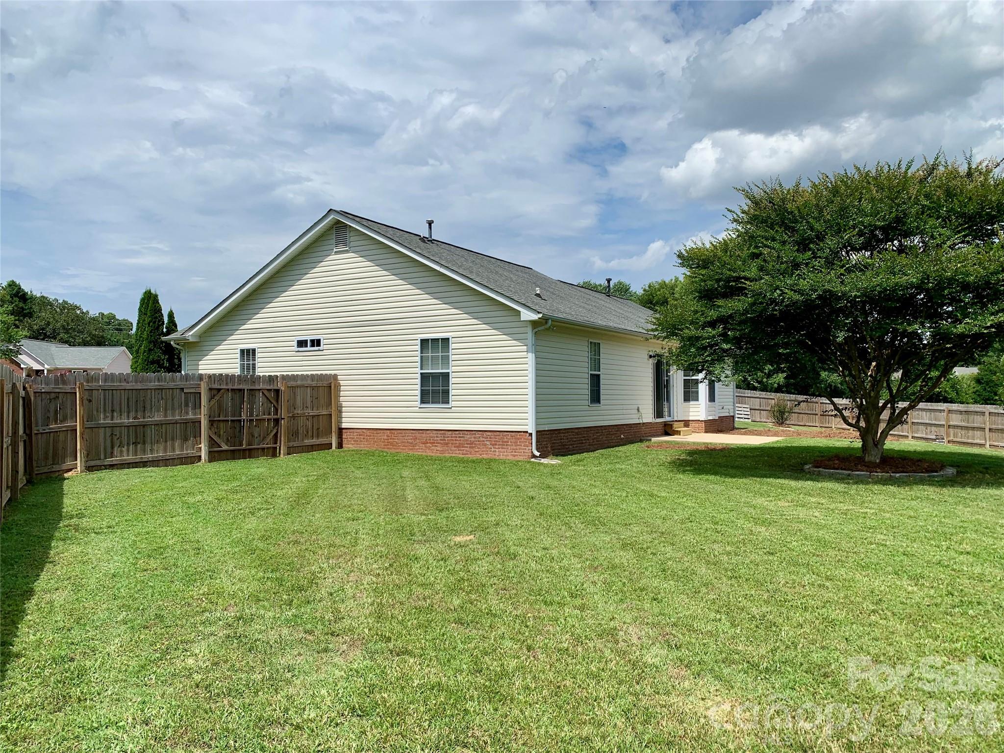2301 Hunters Way — Monroe