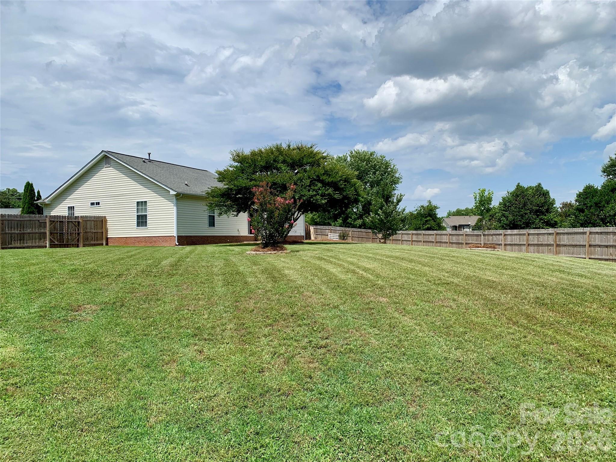 2301 Hunters Way — Monroe