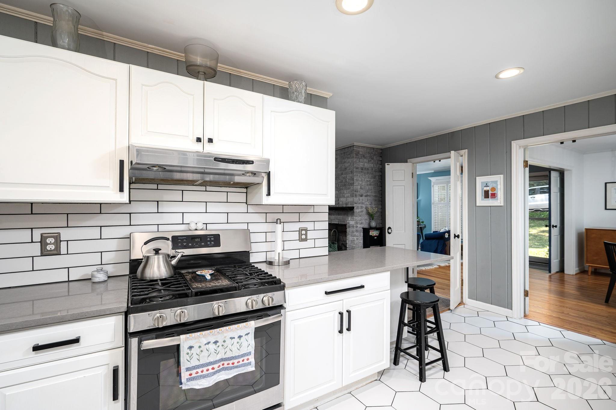 504 Dogwood Lane — Belmont
