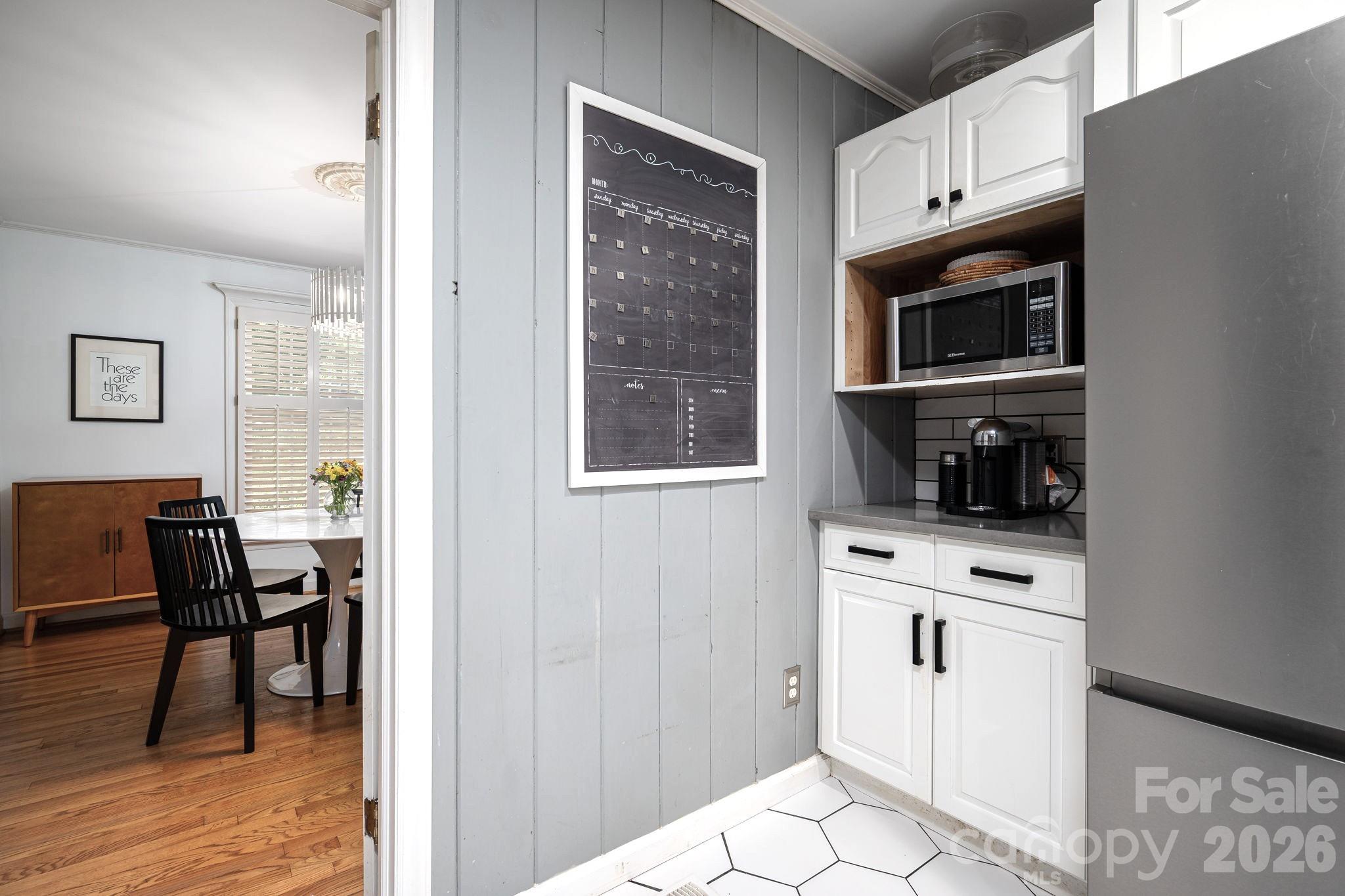 504 Dogwood Lane — Belmont