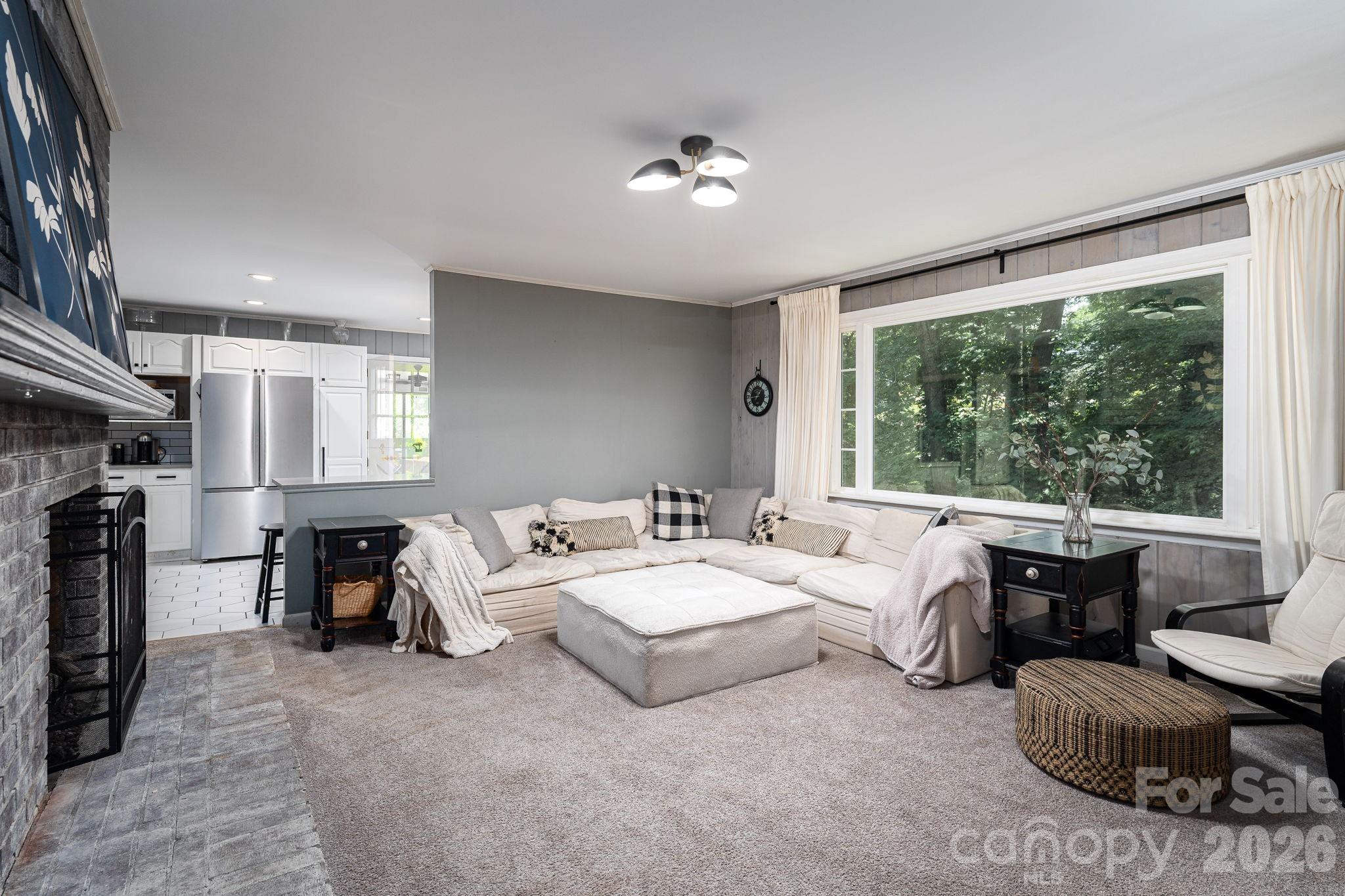 504 Dogwood Lane — Belmont