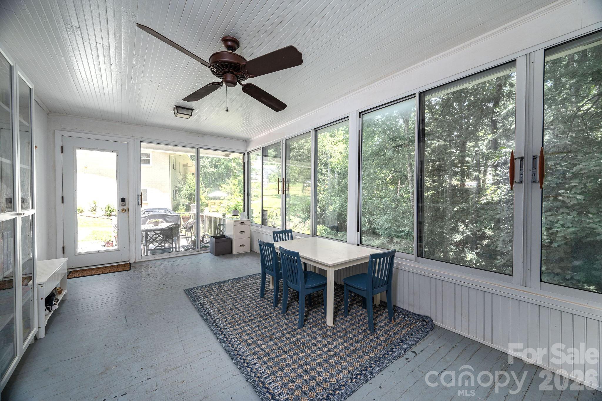 504 Dogwood Lane — Belmont