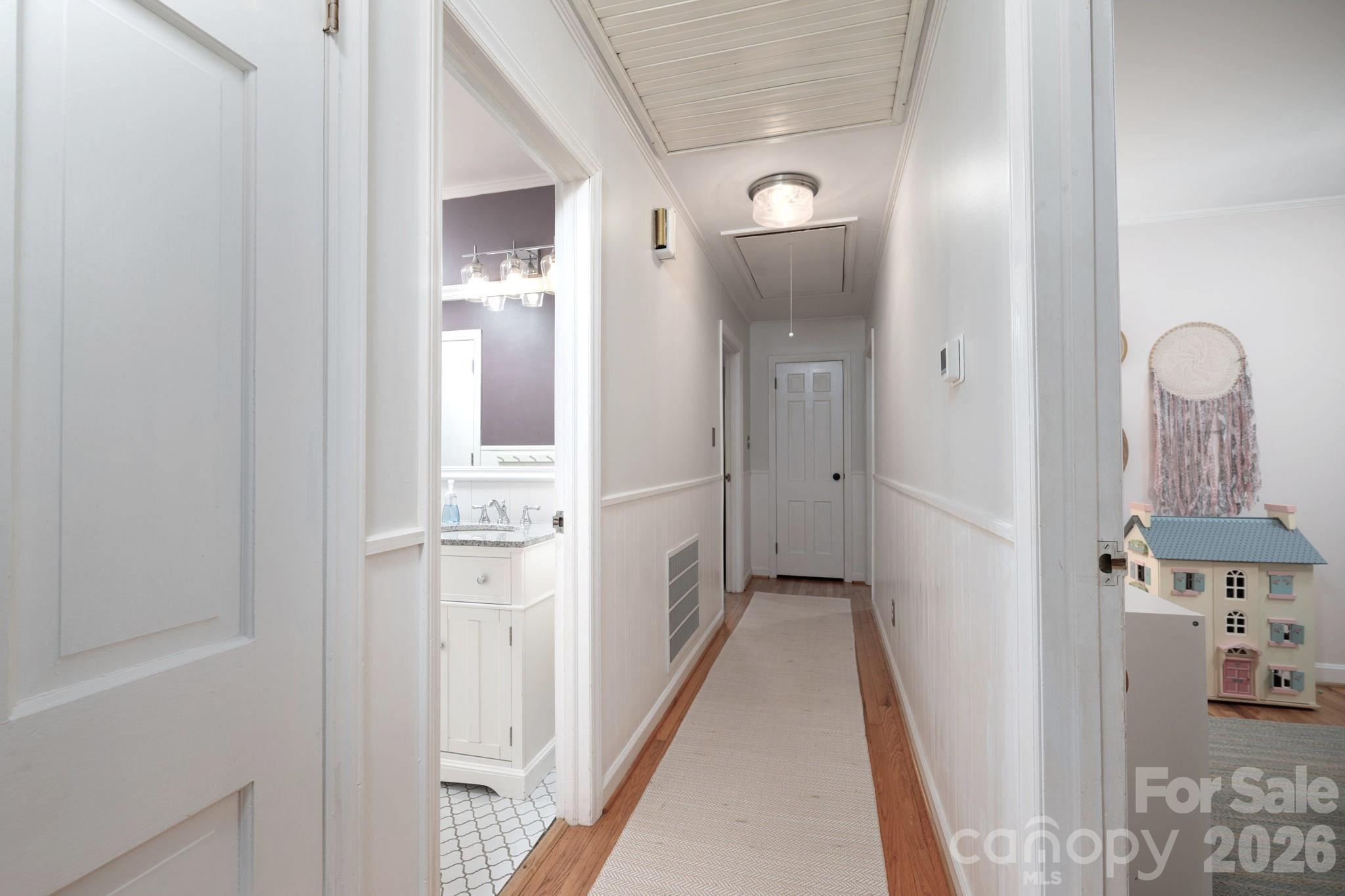 504 Dogwood Lane — Belmont
