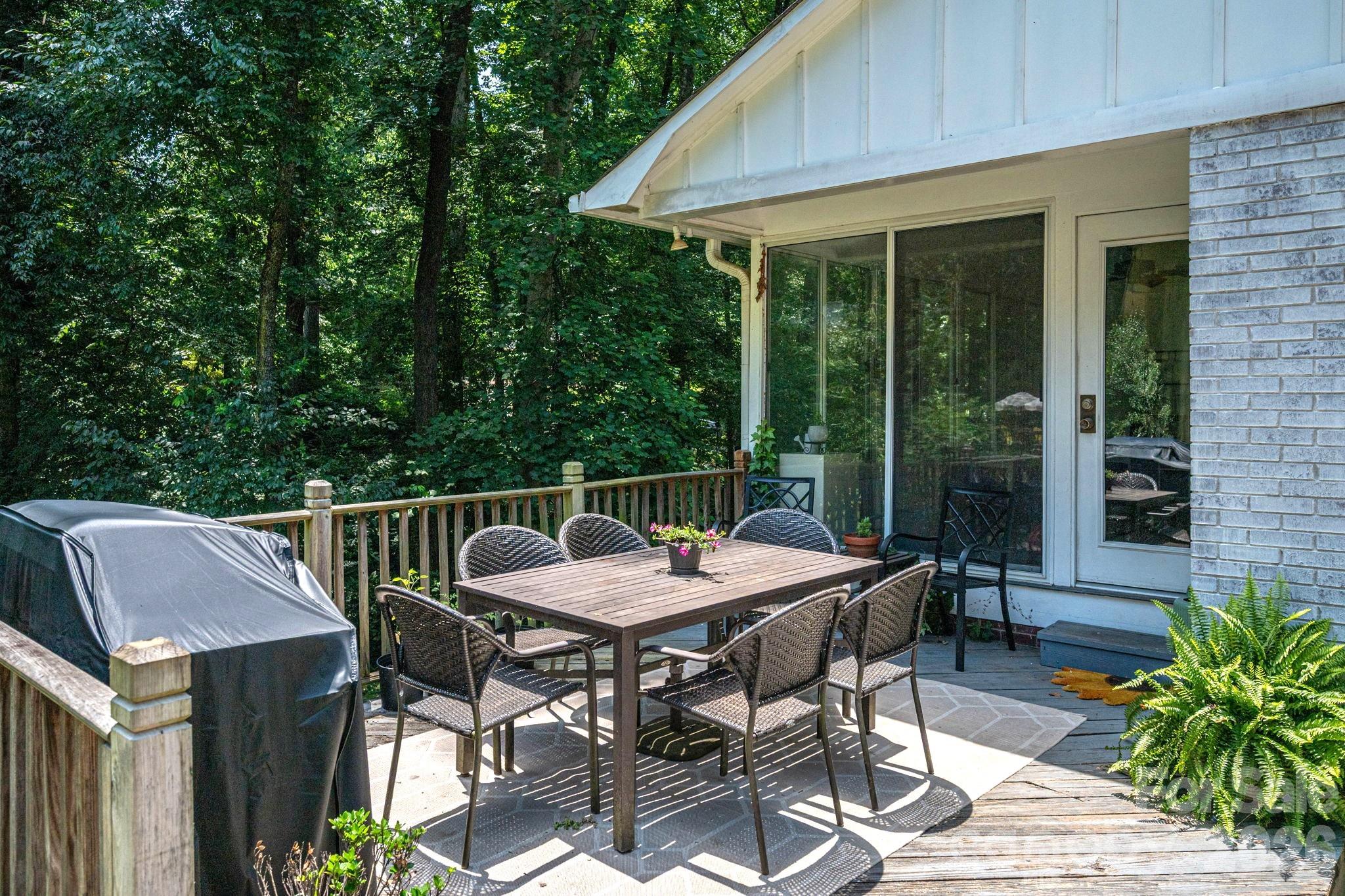 504 Dogwood Lane — Belmont