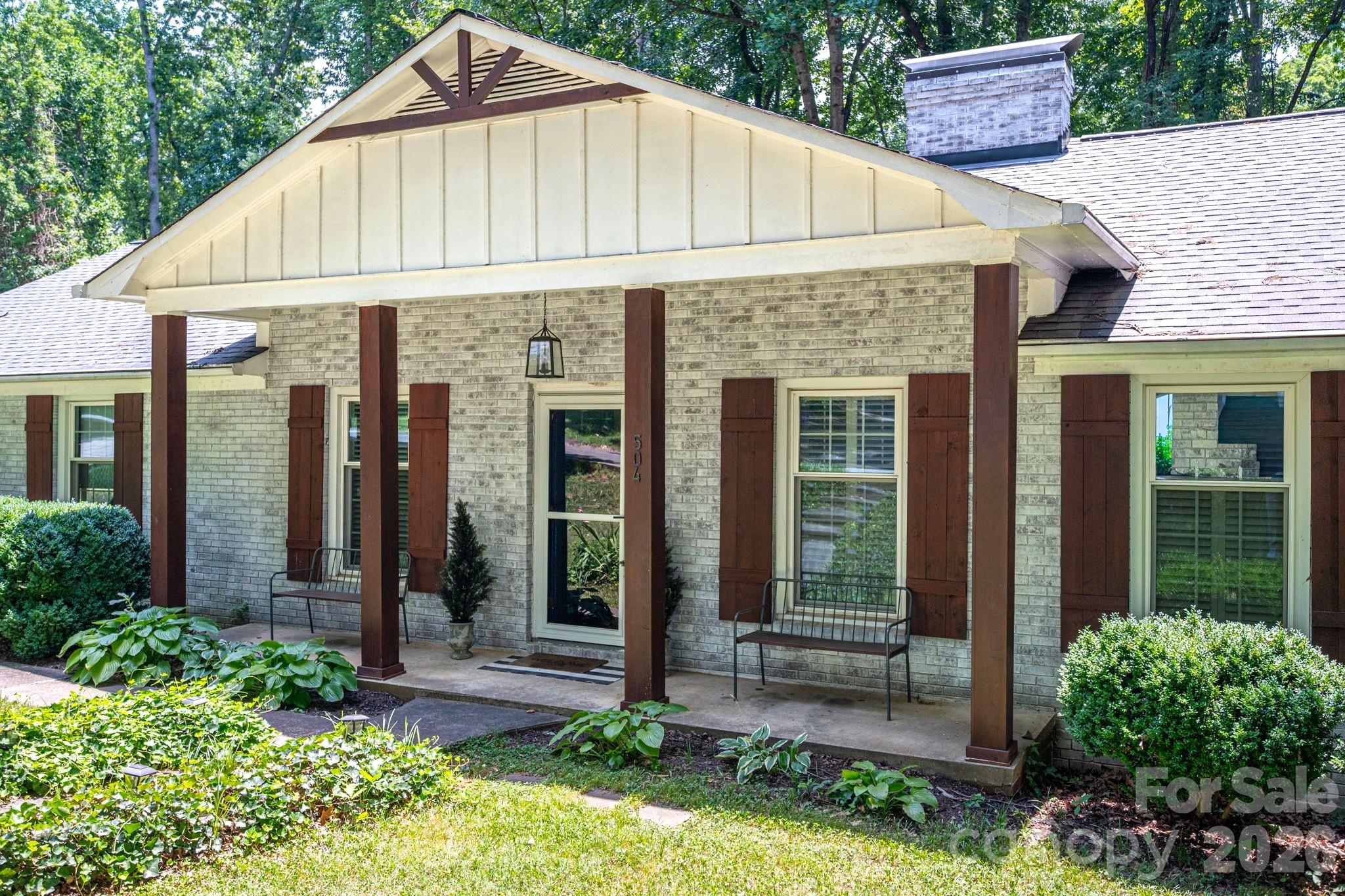 504 Dogwood Lane — Belmont