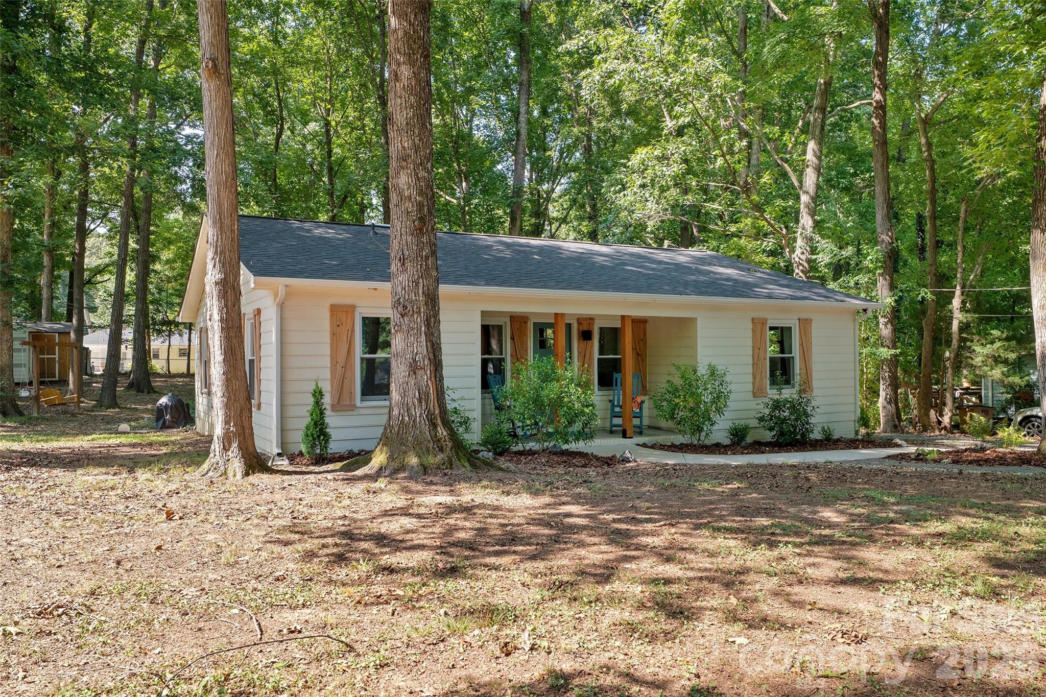 317 Jackson Place — Matthews