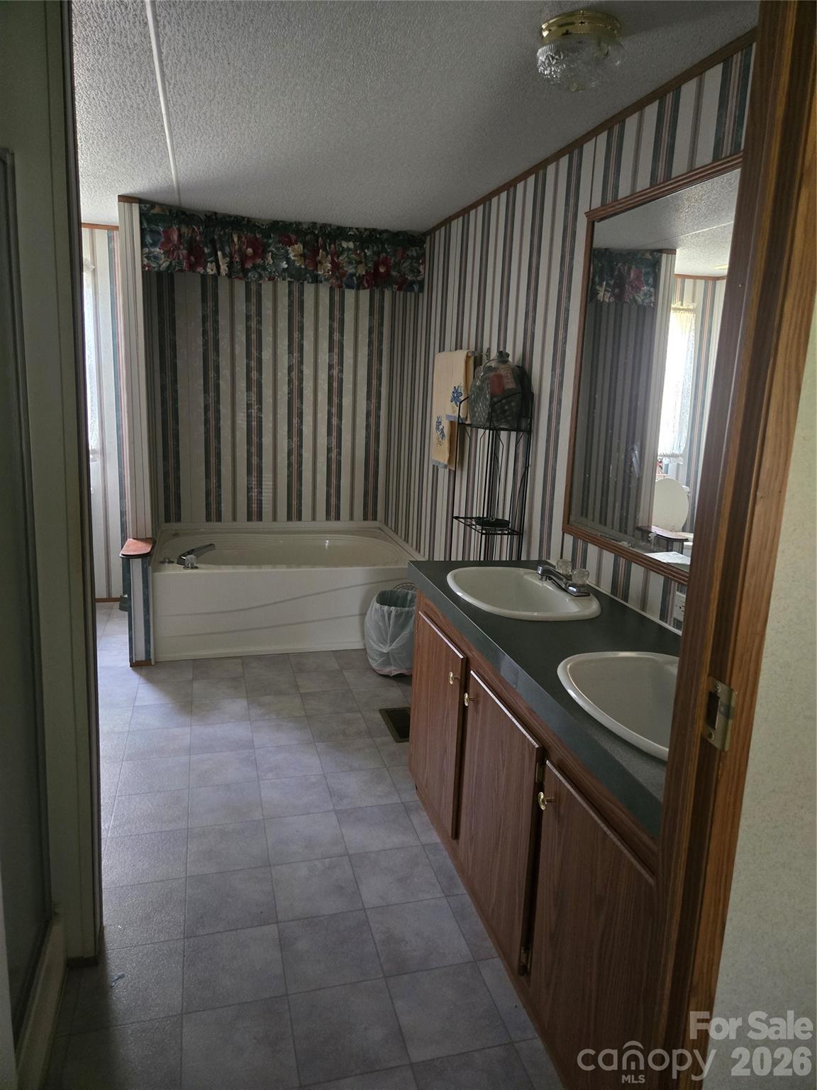 4632 Belvedere Drive — Claremont