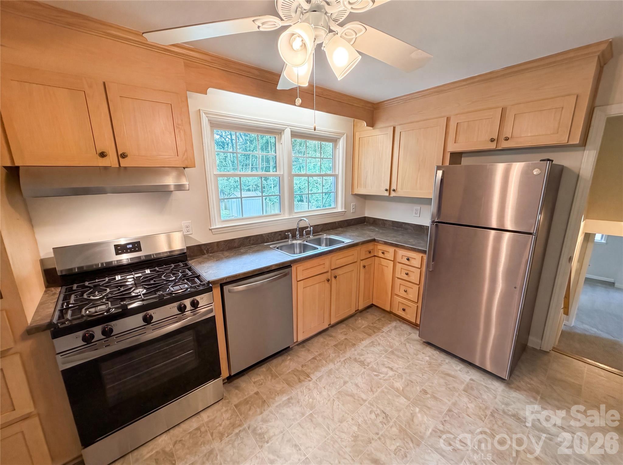 5410 Sharon Road — Charlotte