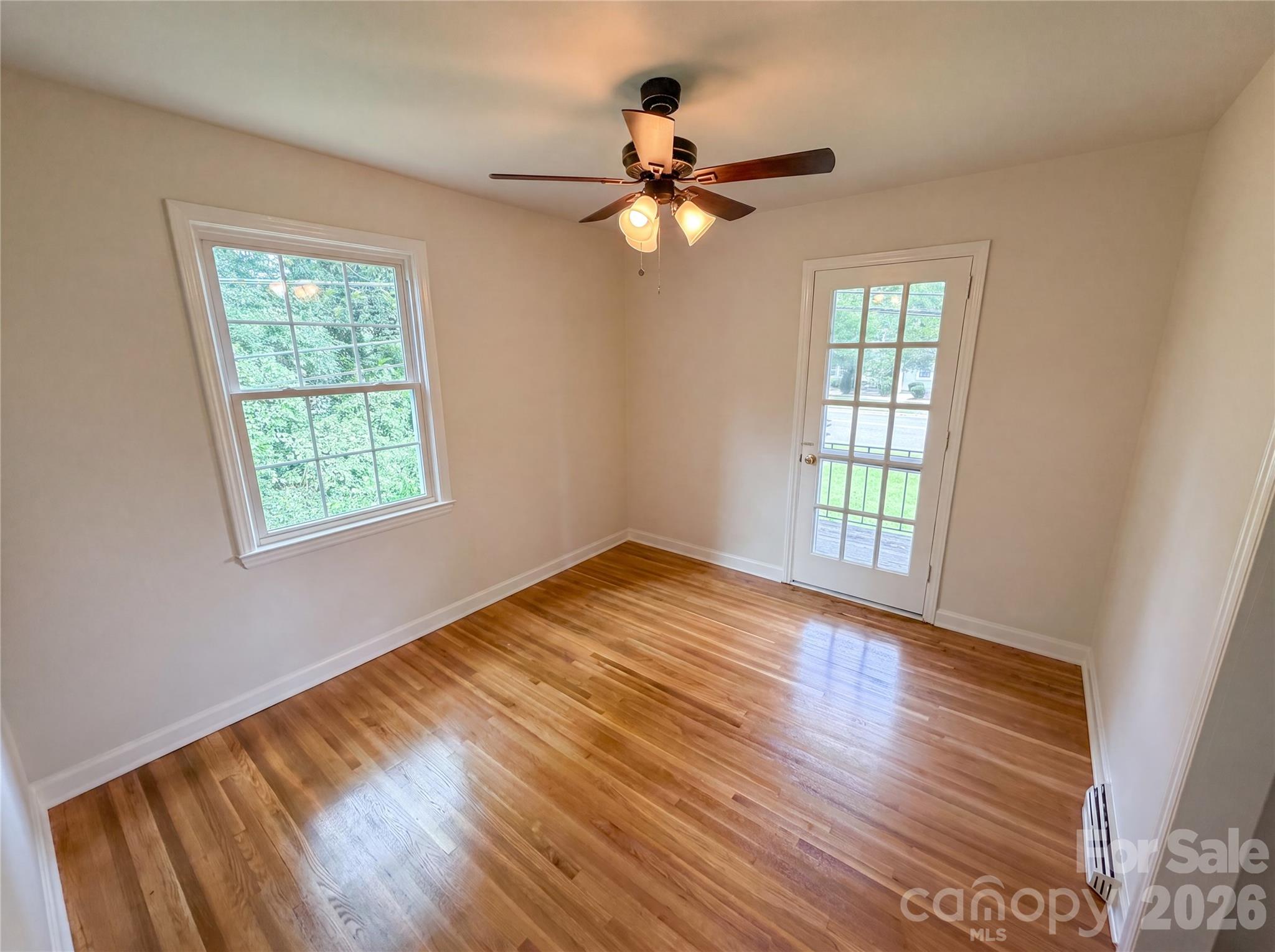 5410 Sharon Road — Charlotte