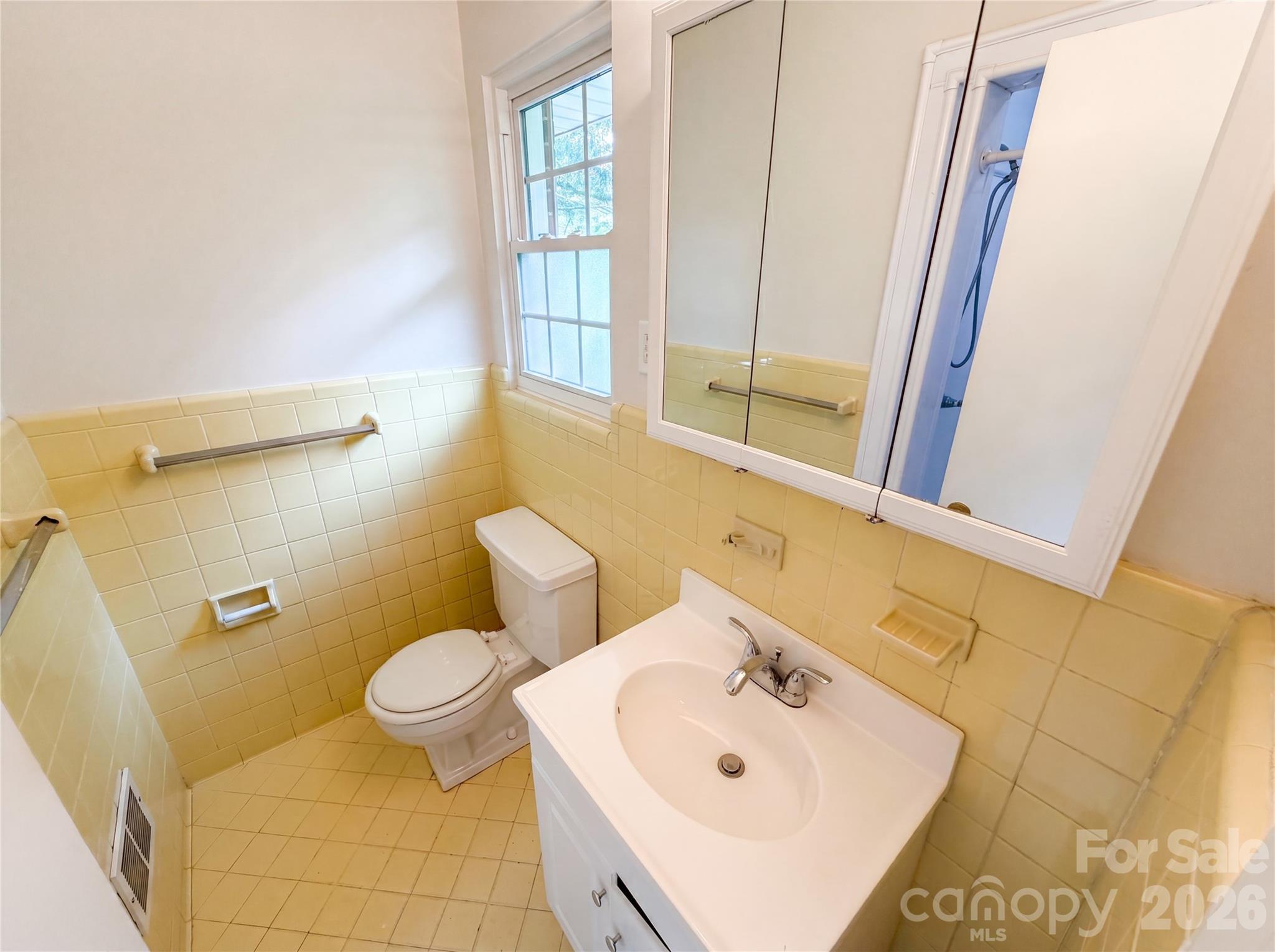 5410 Sharon Road — Charlotte