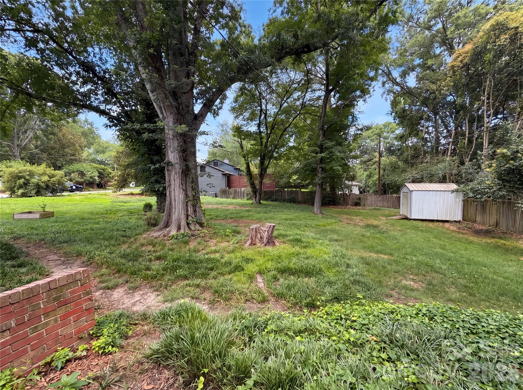 5410 Sharon Road — Charlotte