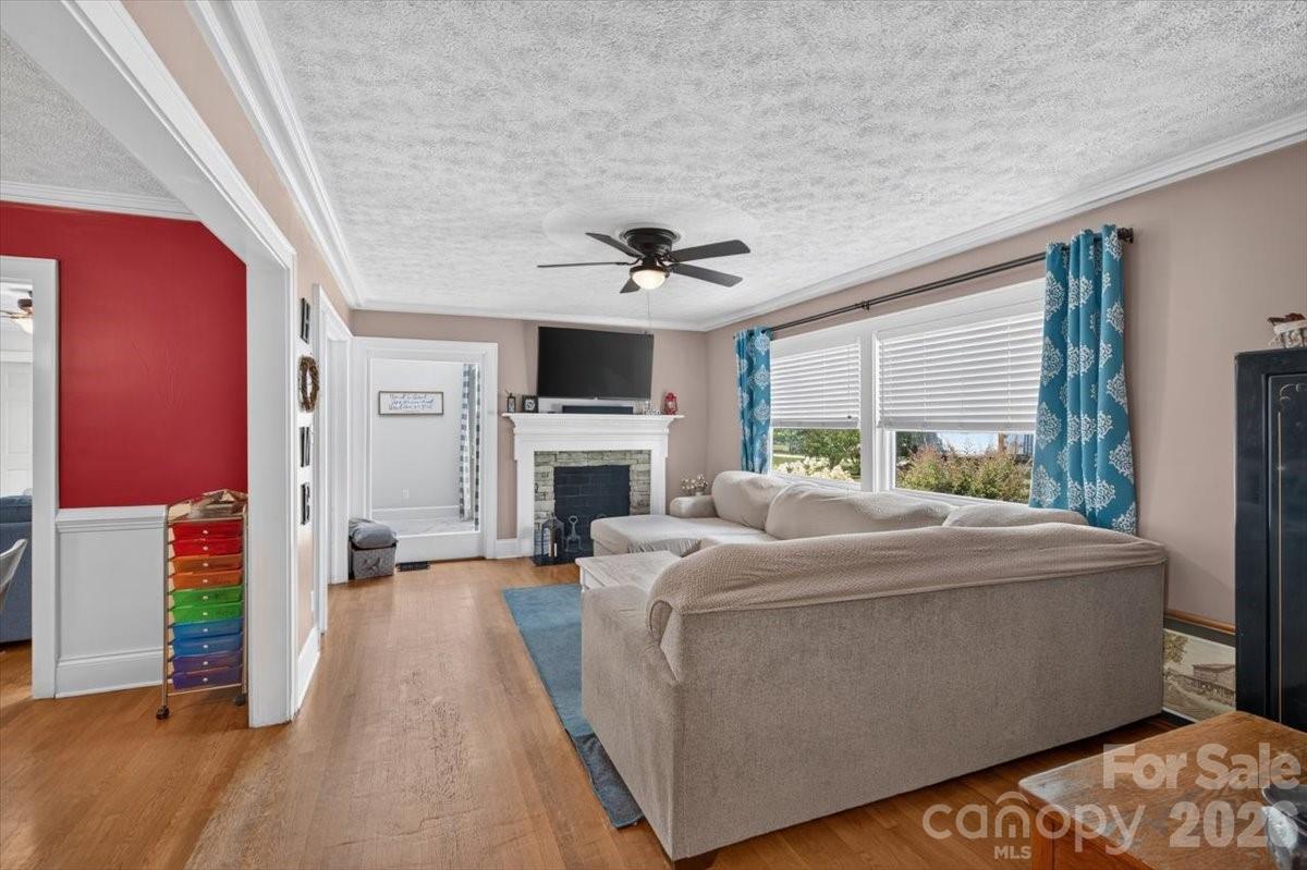 941 Casar Belwood Road — Lawndale