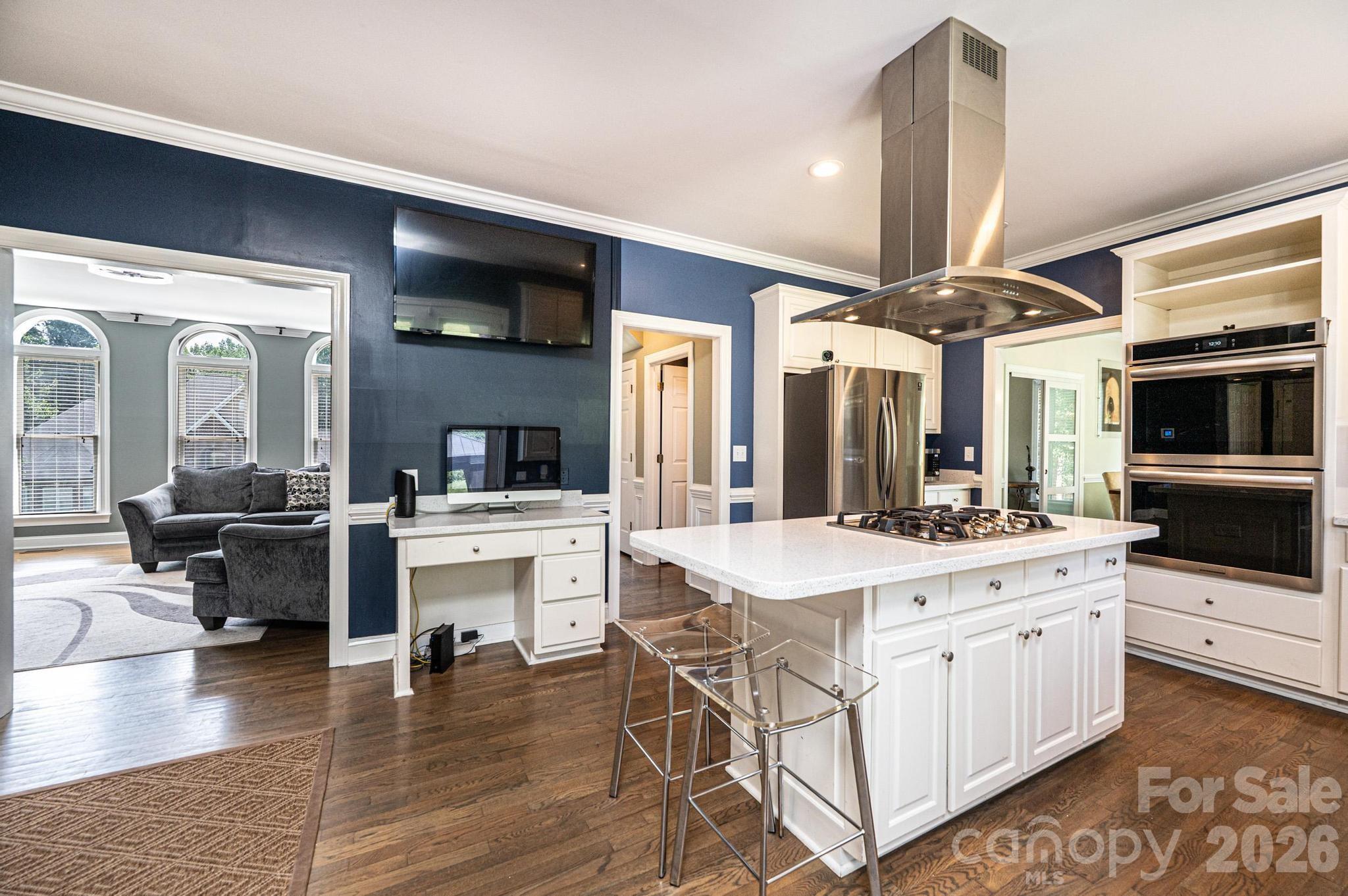 4215 3rd Street NW — Hickory