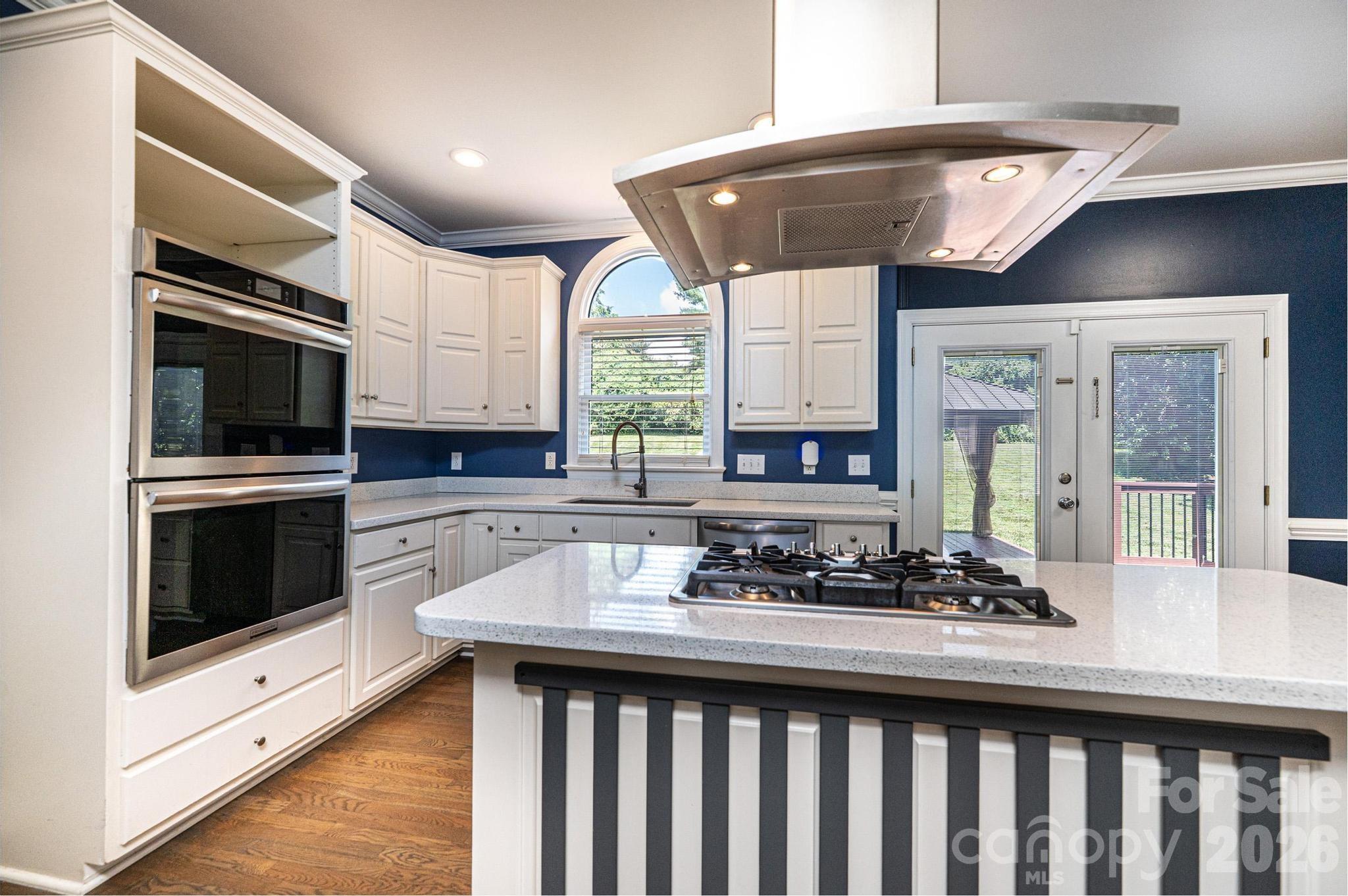 4215 3rd Street NW — Hickory