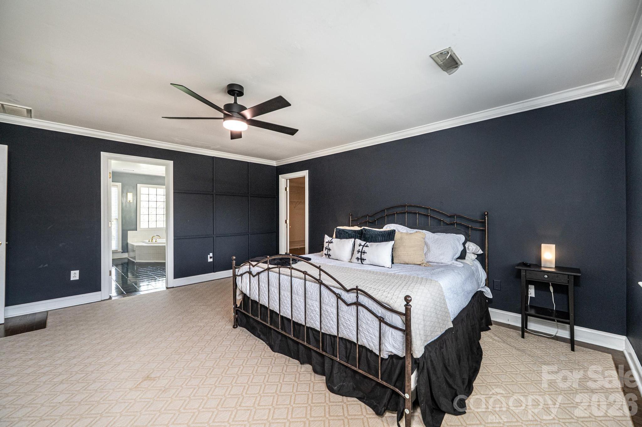 4215 3rd Street NW — Hickory