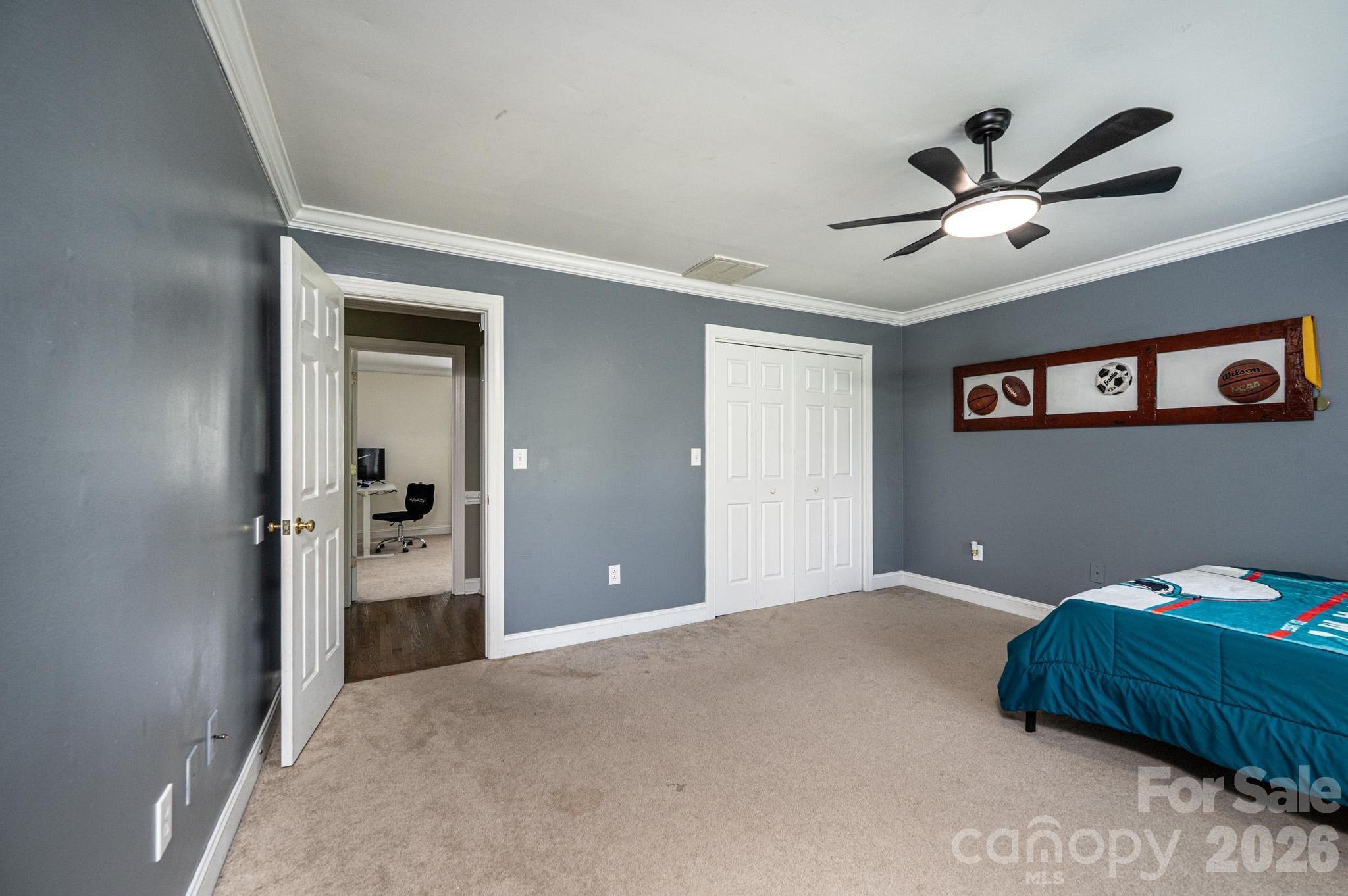 4215 3rd Street NW — Hickory