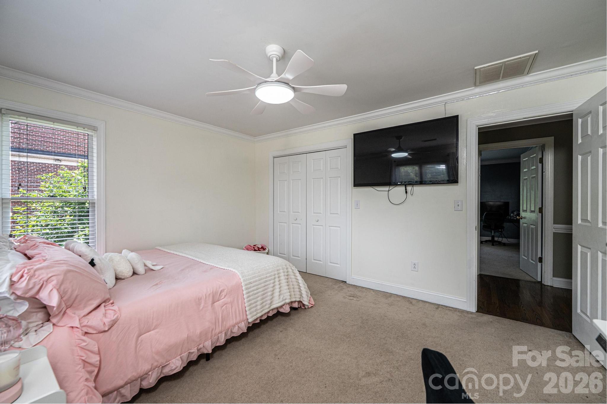 4215 3rd Street NW — Hickory