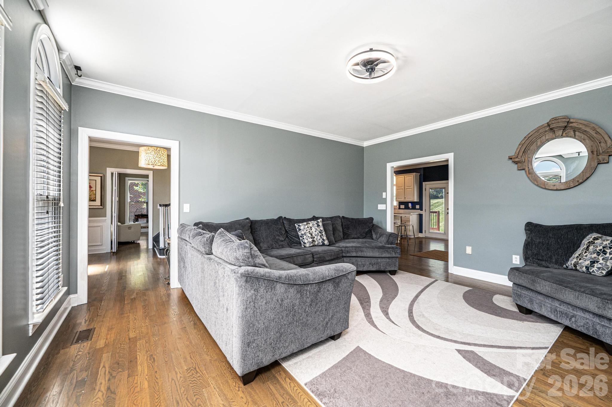 4215 3rd Street NW — Hickory