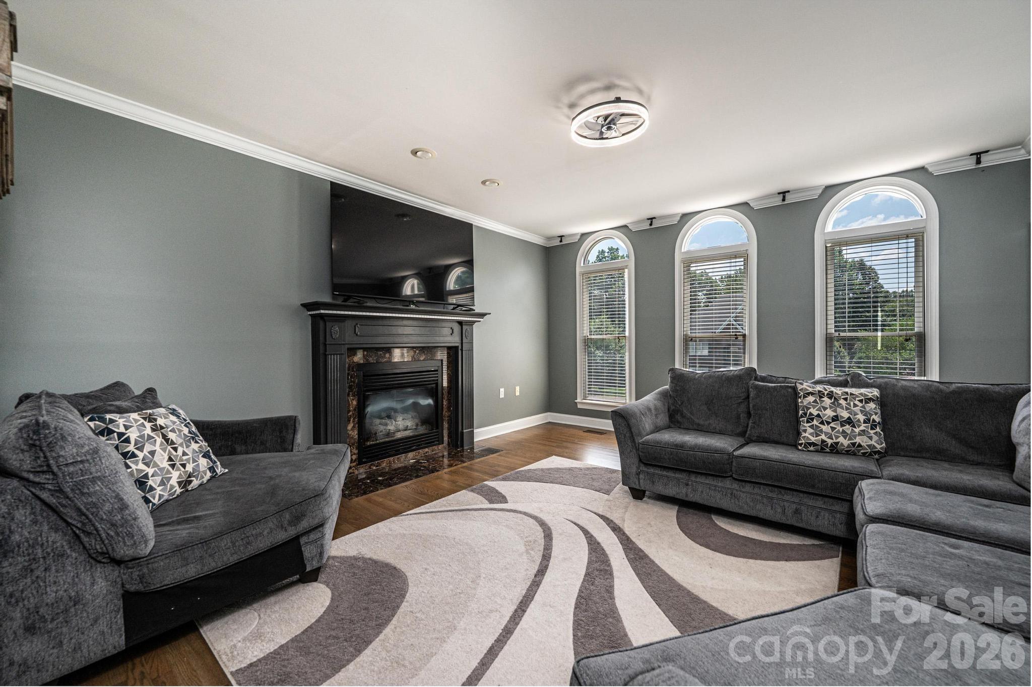 4215 3rd Street NW — Hickory