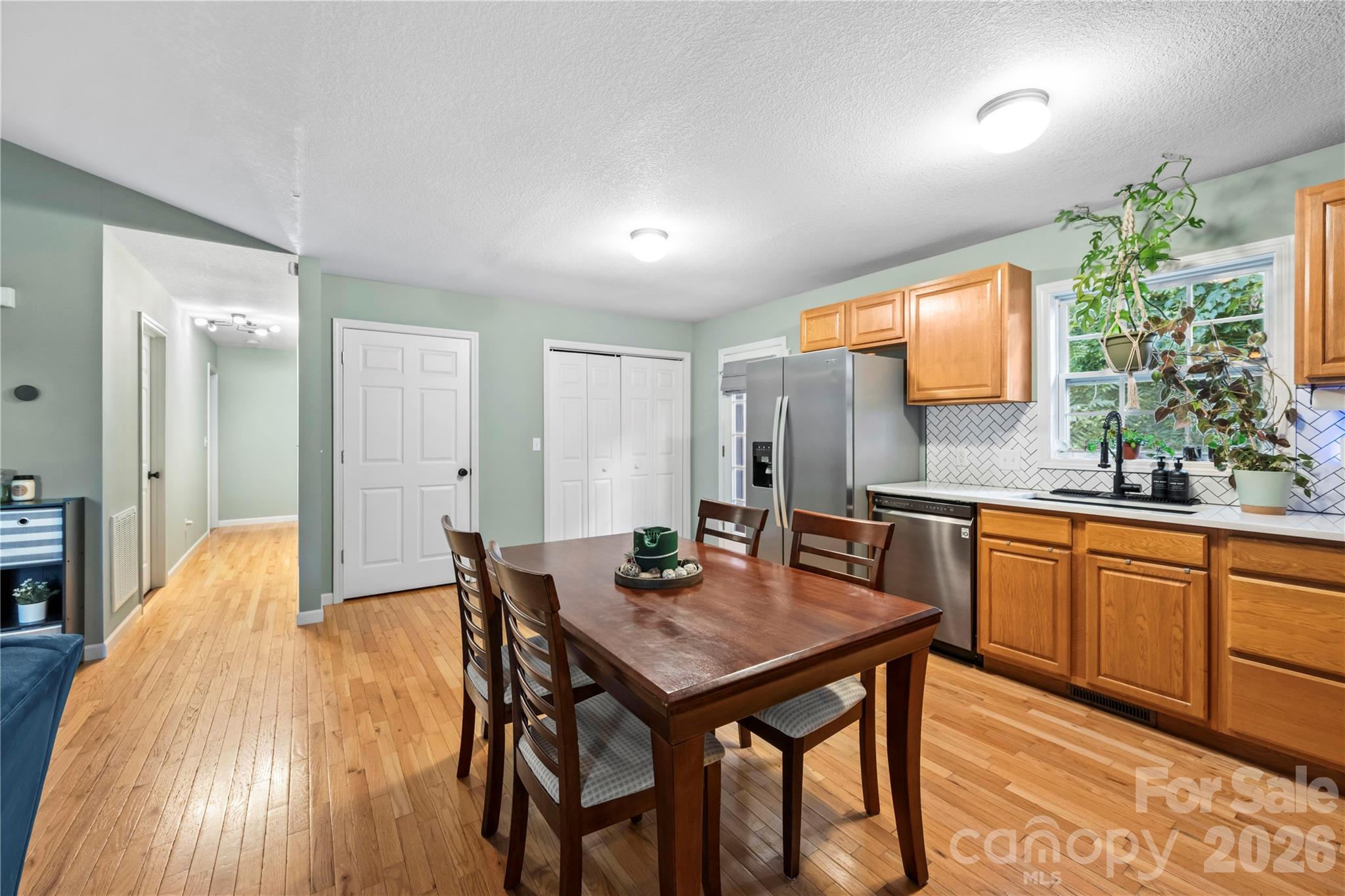 11 W Raleigh Road — Asheville