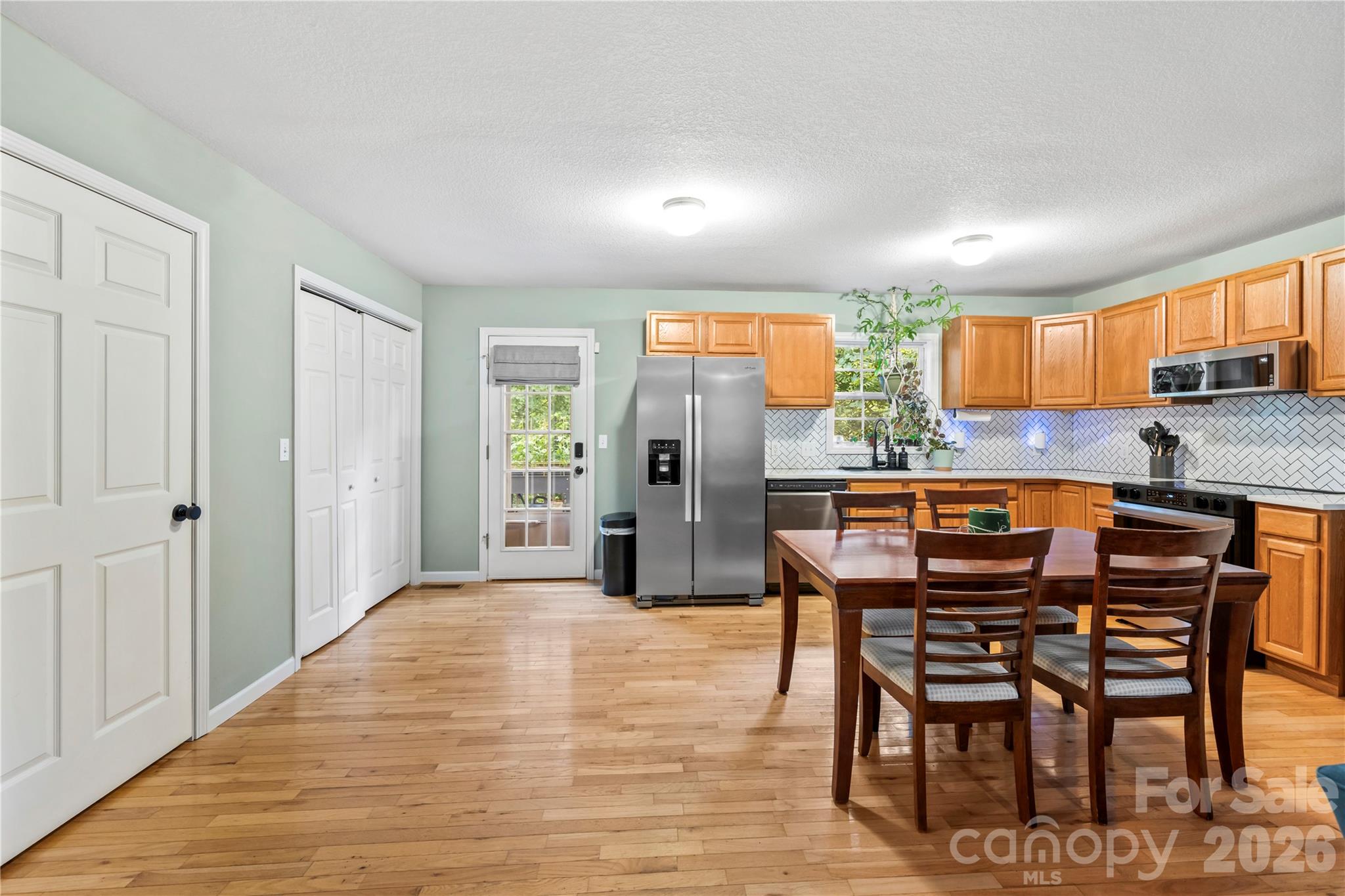 11 W Raleigh Road — Asheville