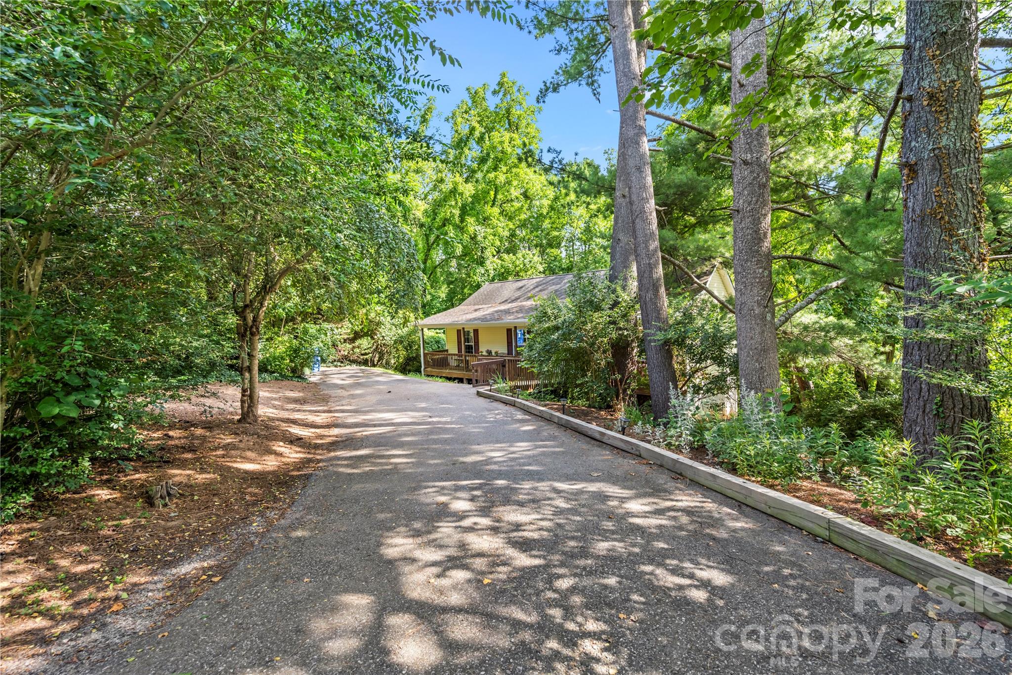 11 W Raleigh Road — Asheville