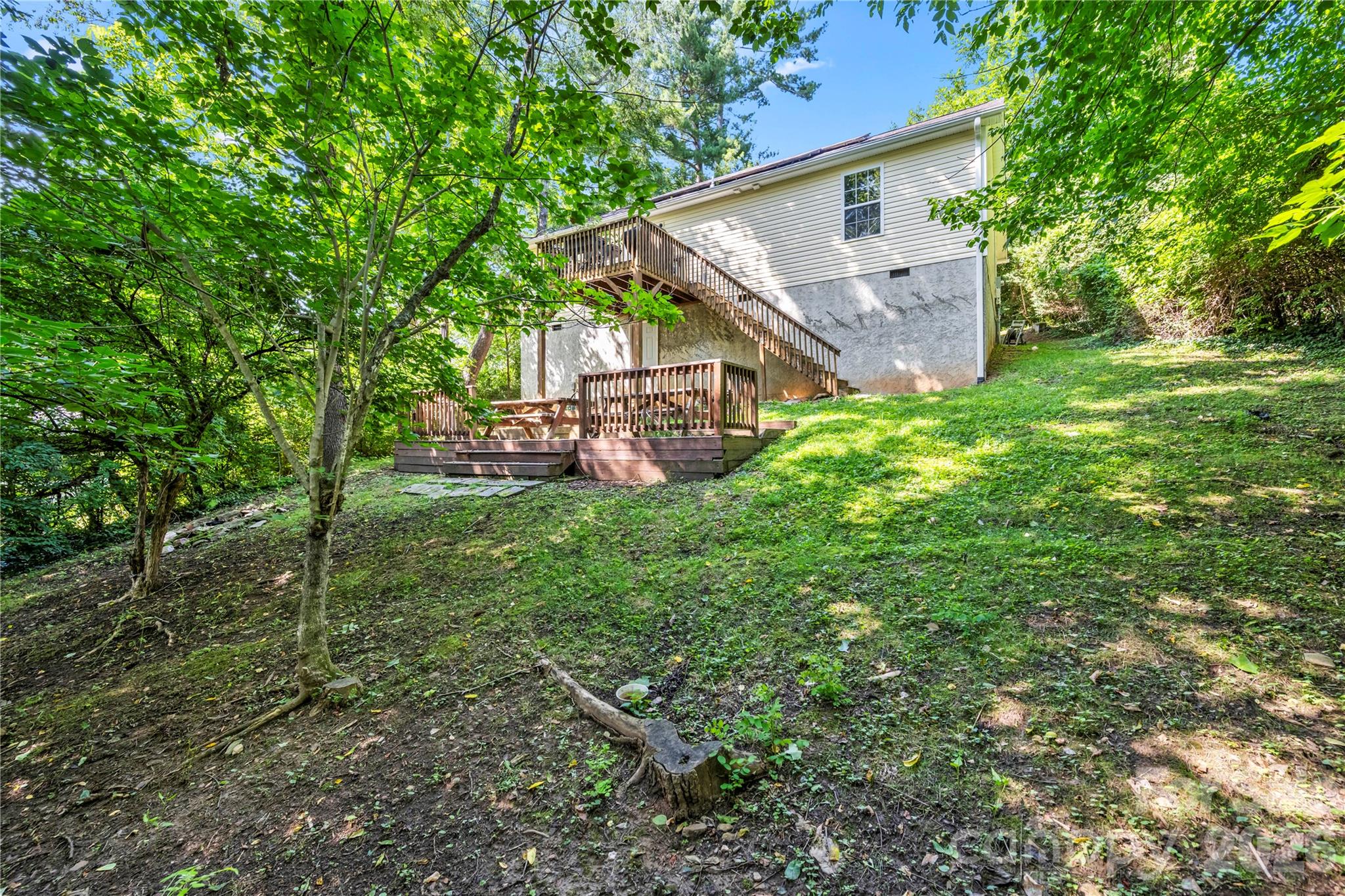 11 W Raleigh Road — Asheville