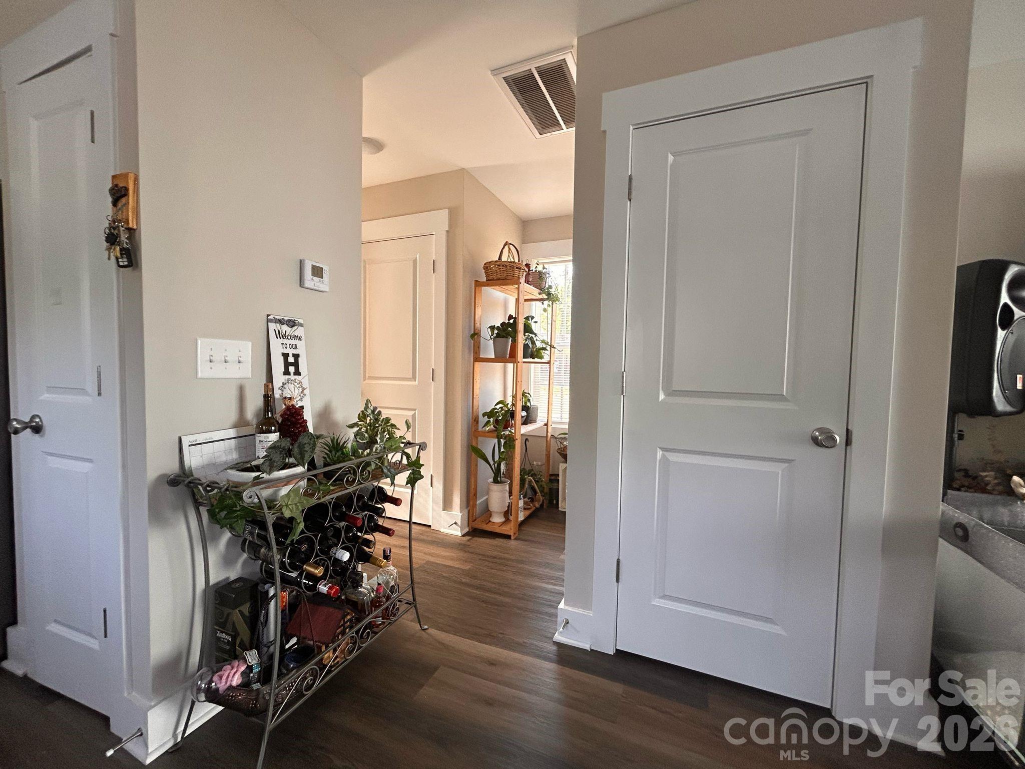 606 E Carpenter Street — Dallas