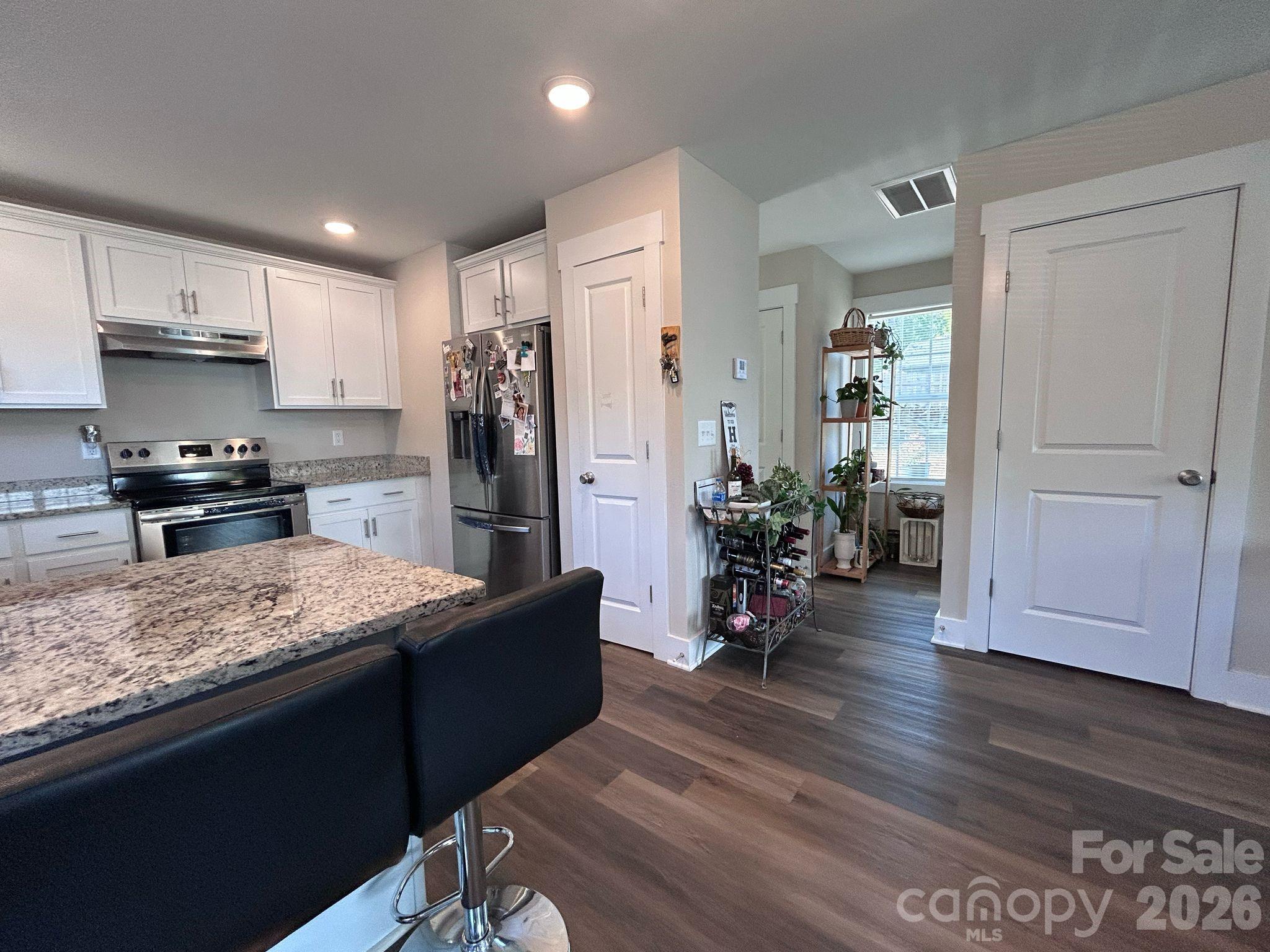 606 E Carpenter Street — Dallas