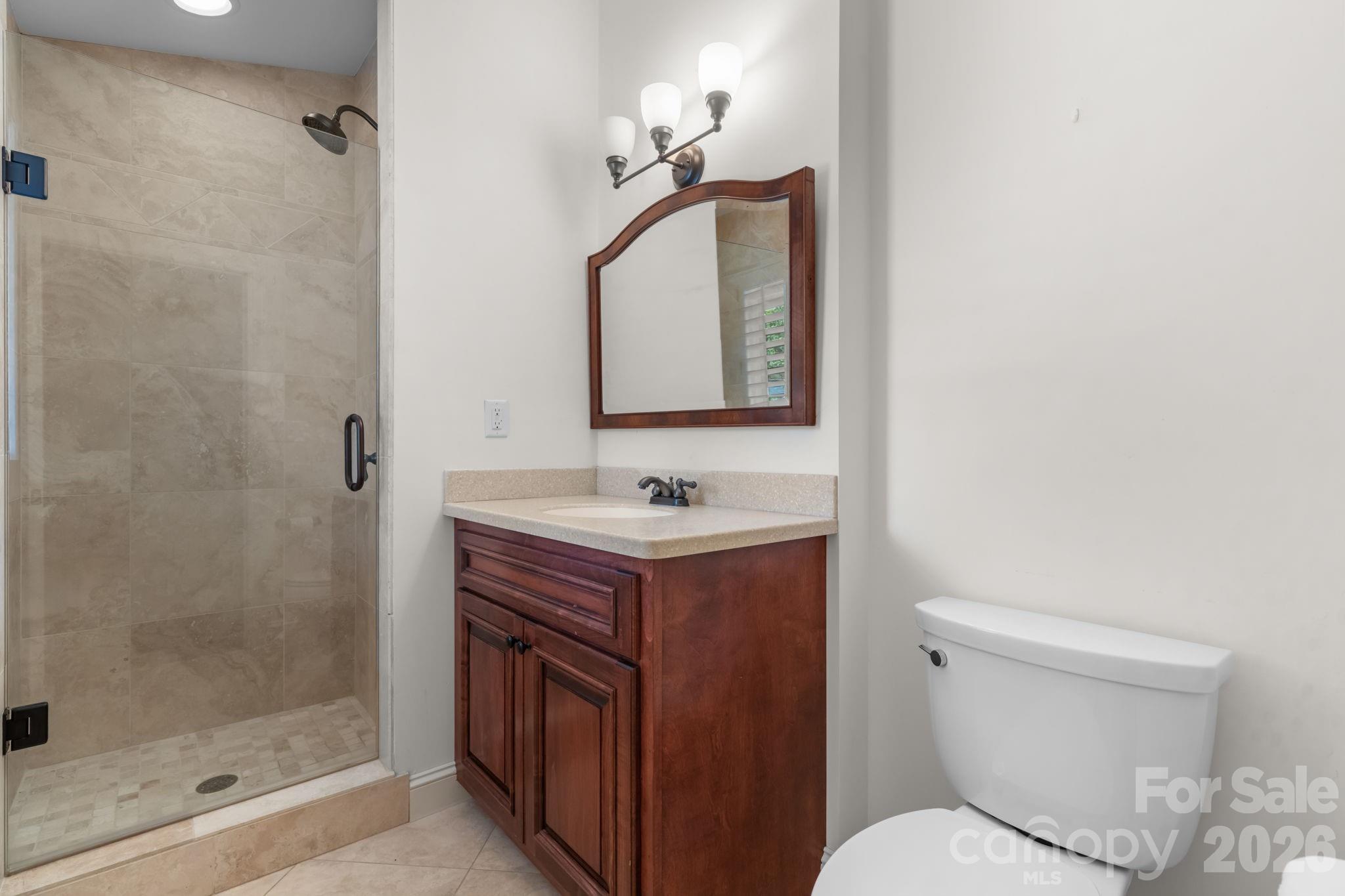 226 20th Avenue Place — Hickory