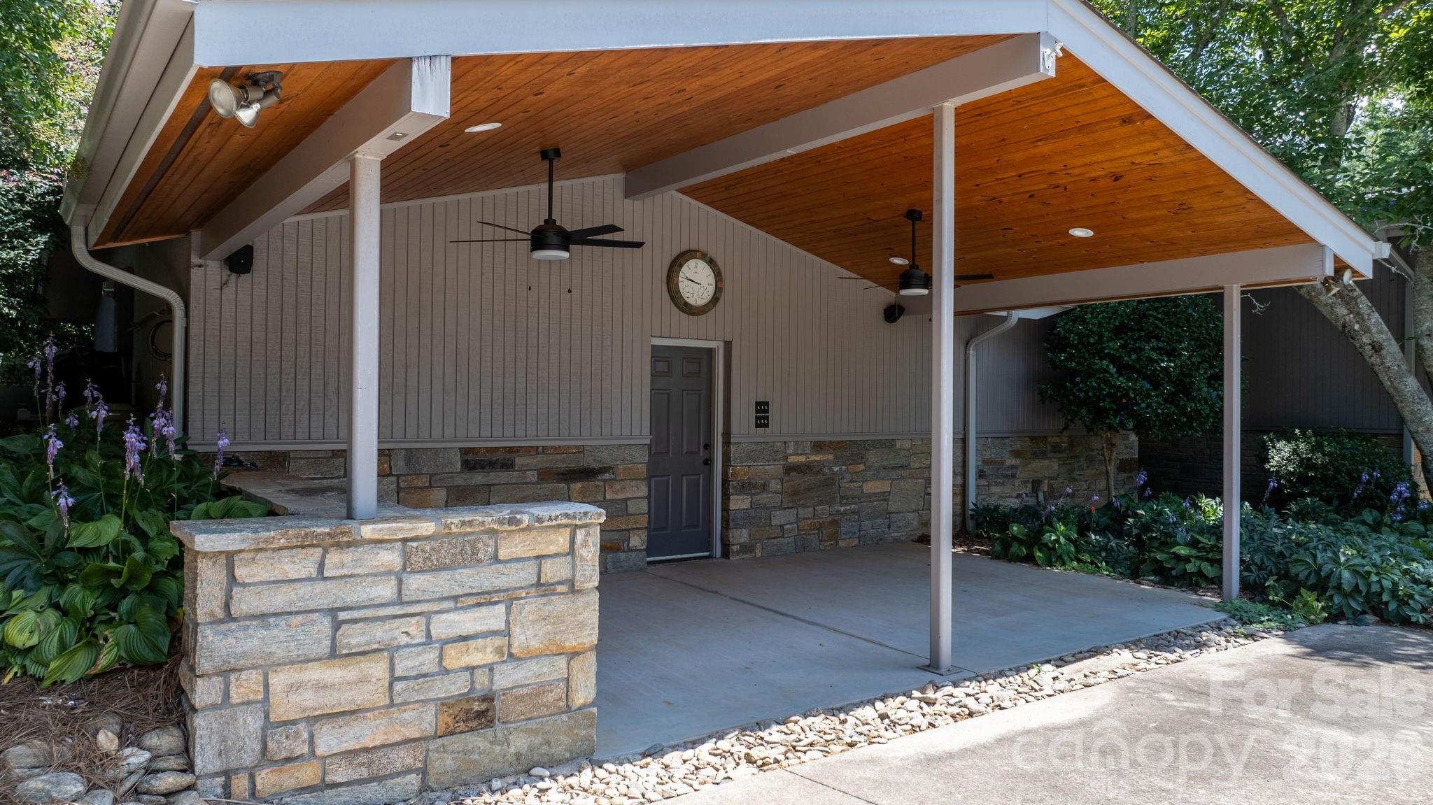 226 20th Avenue Place — Hickory