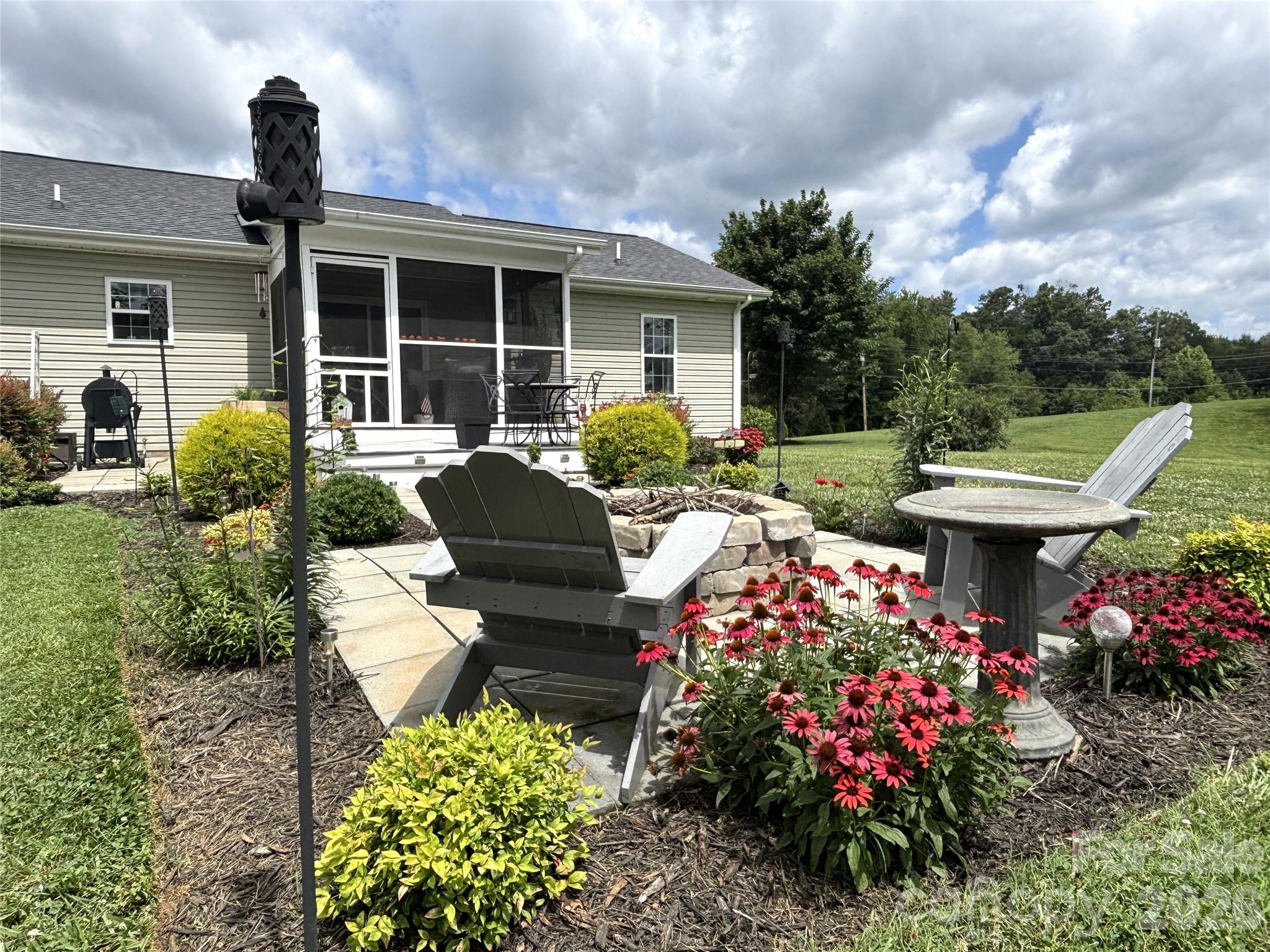 2899 Icard Ridge Road — Granite Falls