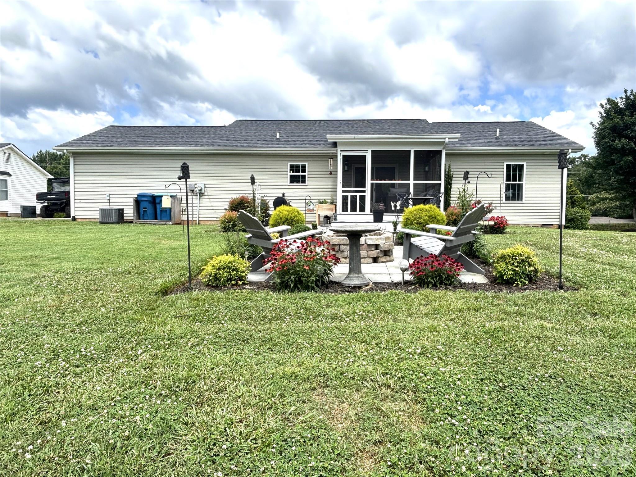 2899 Icard Ridge Road — Granite Falls